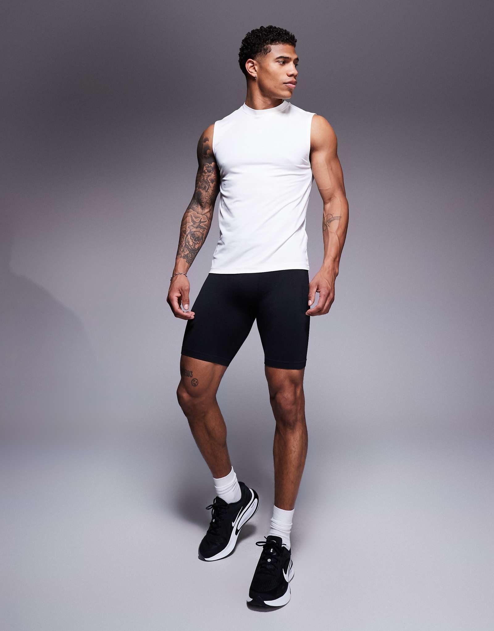 4505 бесшовные шорты для бега с 8-дюймовым базовым слоем и завязками на талии черного цвета