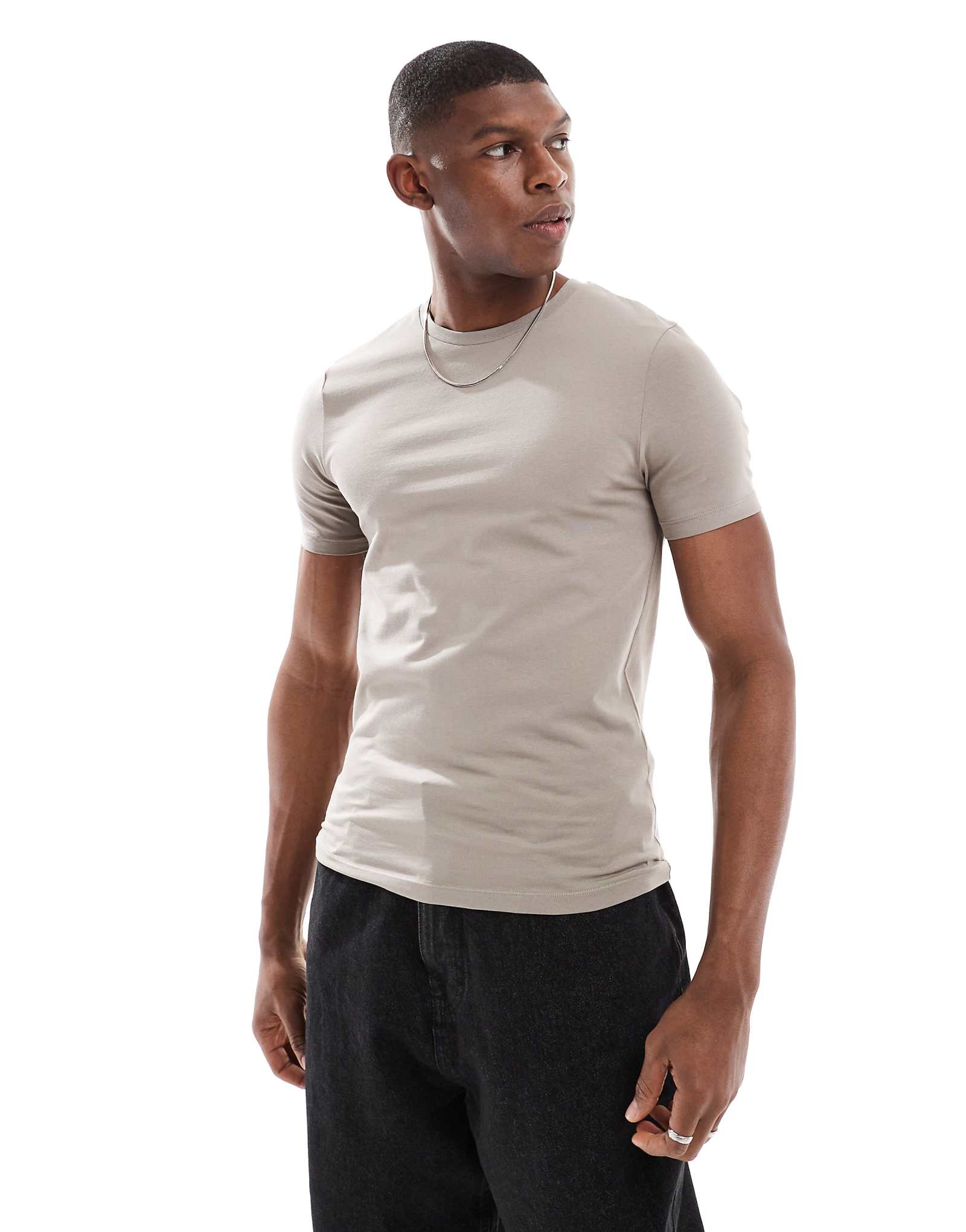 Футболка ASOS DESIGN essential muscle fit из камня 2390₽
