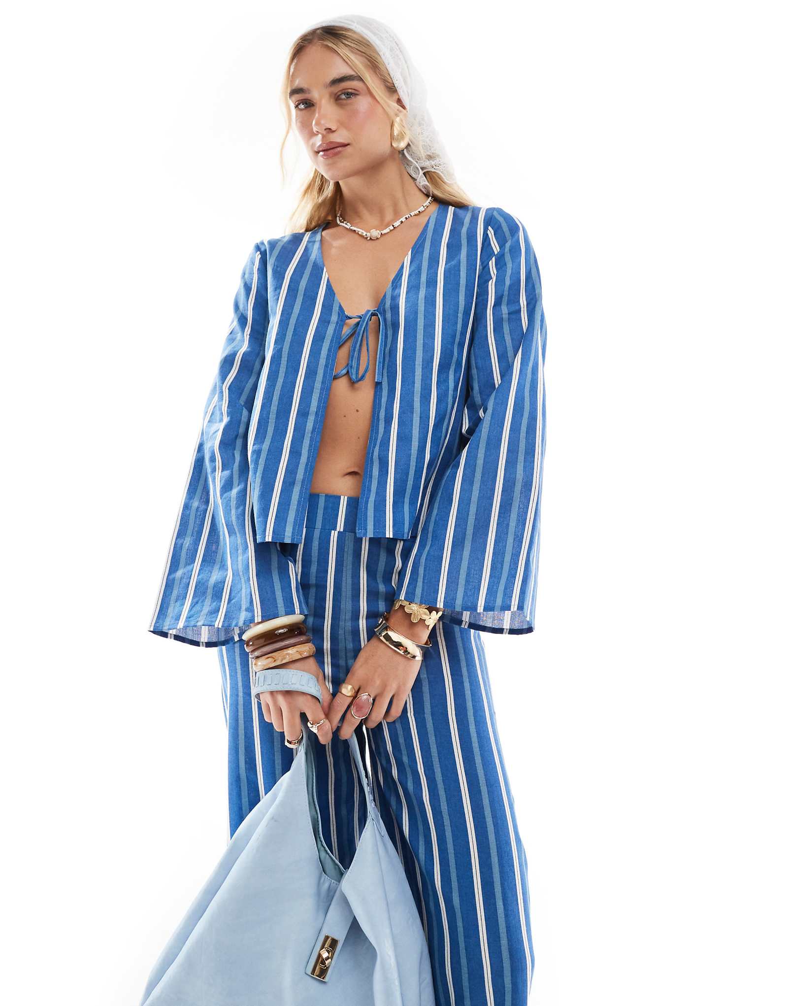 Эксклюзивный пляжный топ Esmee с завязками спереди и рукавом-ангелочком в синюю полоску