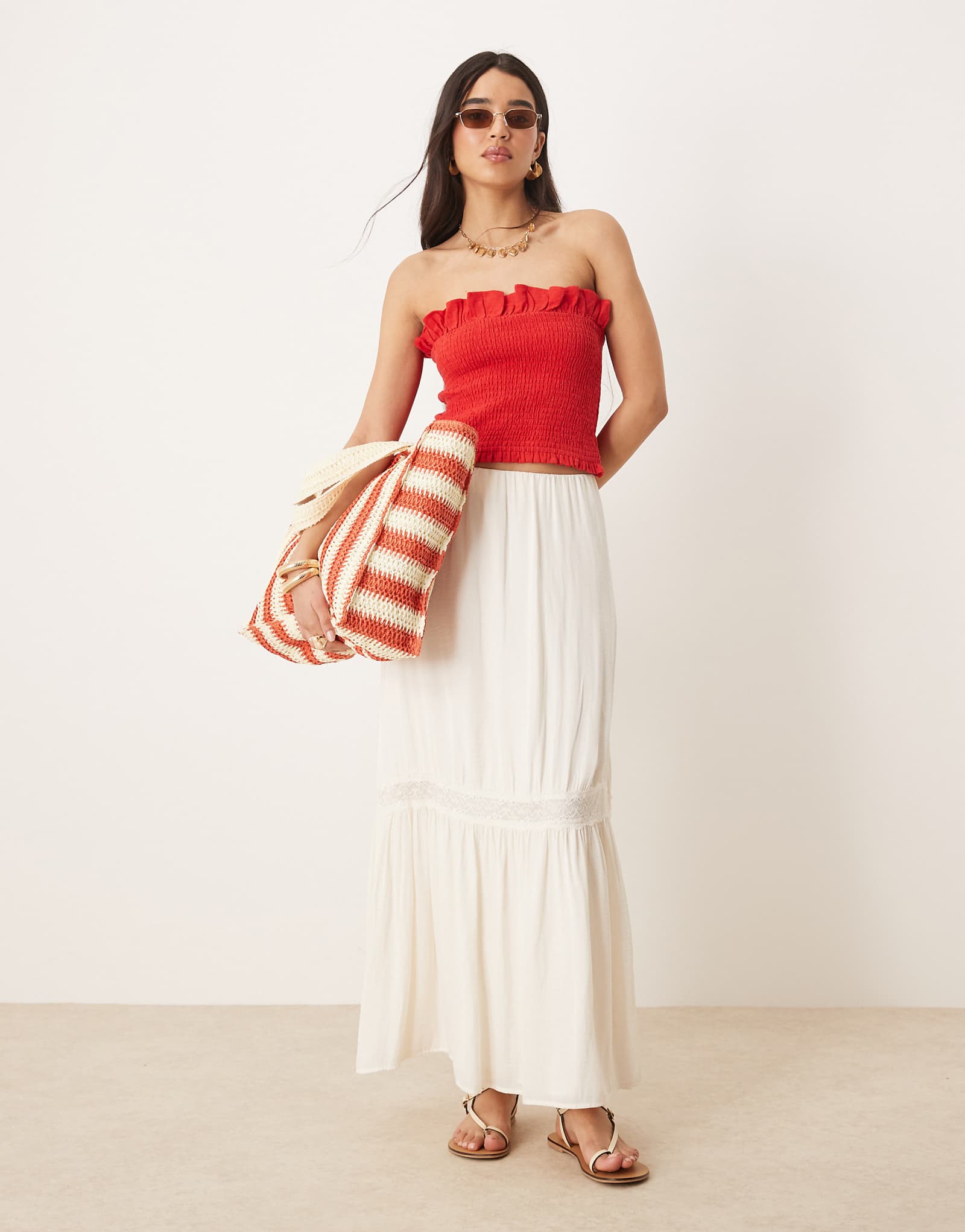 Многослойная макси-юбка из трикотажа Gina с кружевной вставкой кремового цвета 9790₽