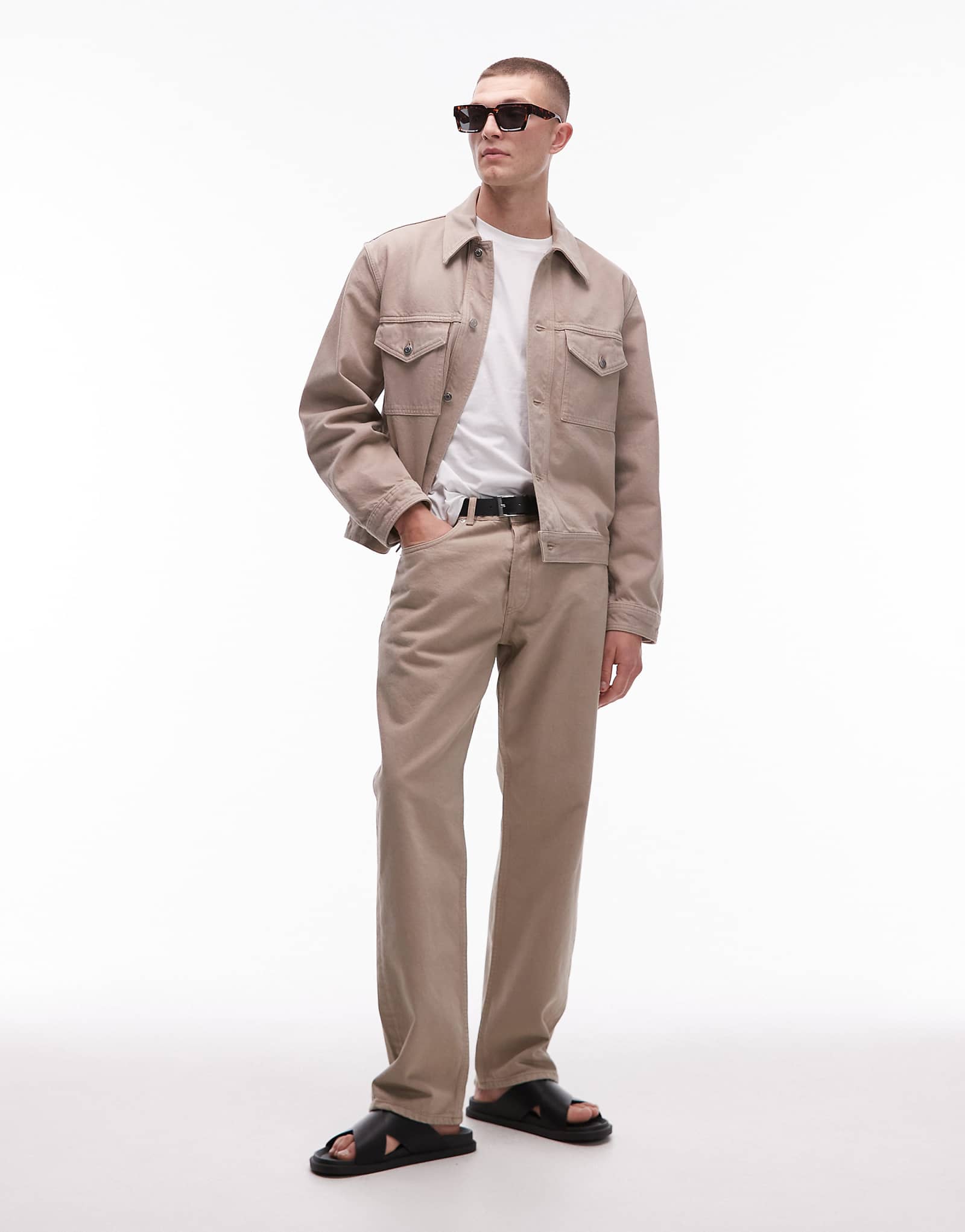 Джинсы свободного кроя ARKET Ocean бежевого цвета с пигментной стиркой 20190₽