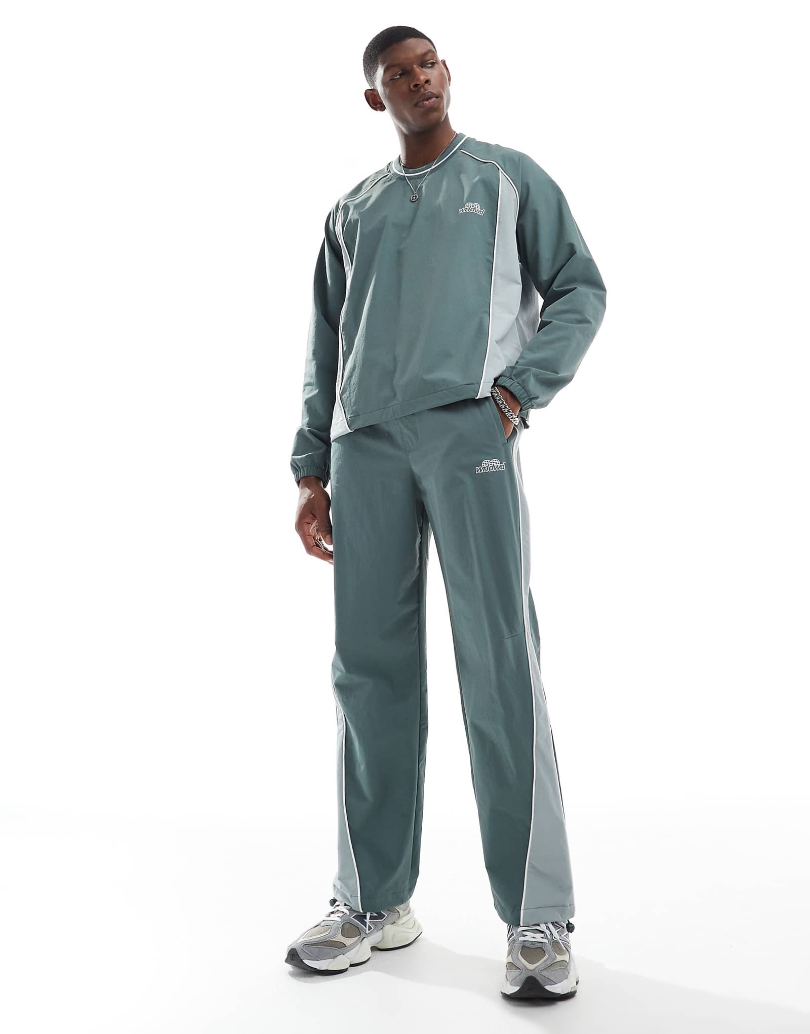 Спортивные брюки Bershka retro sport со вставками зеленого цвета - часть комплекта 8190₽