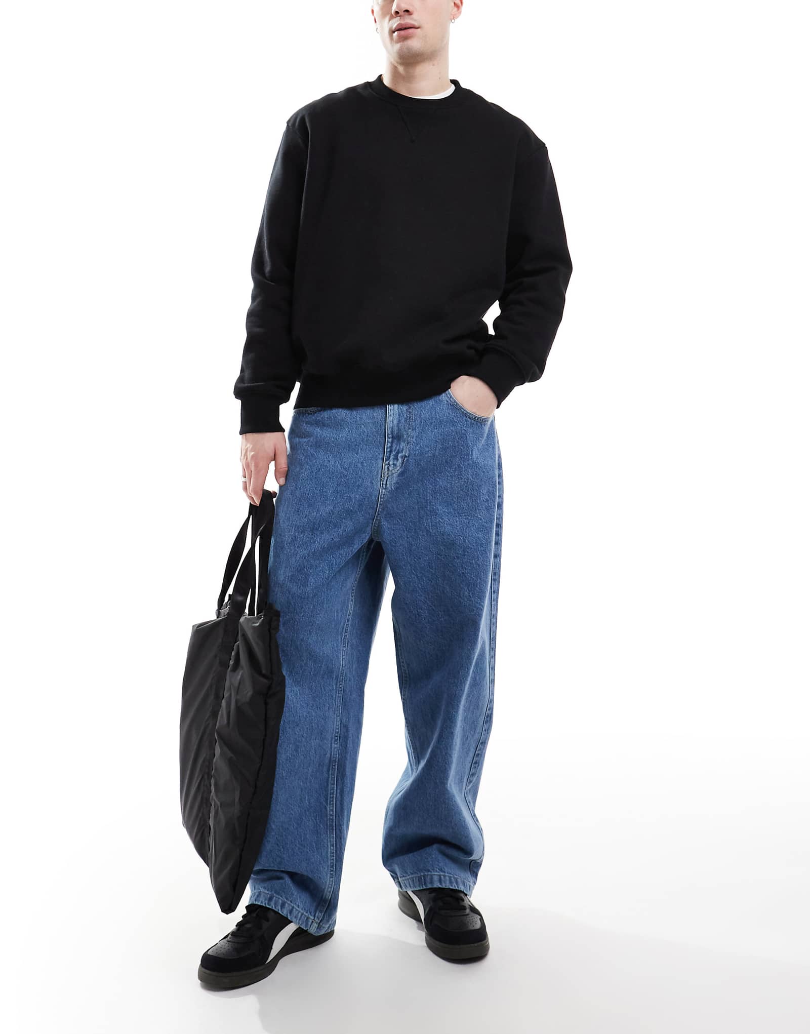 Свободные мешковатые джинсы Bershka темно-синего цвета