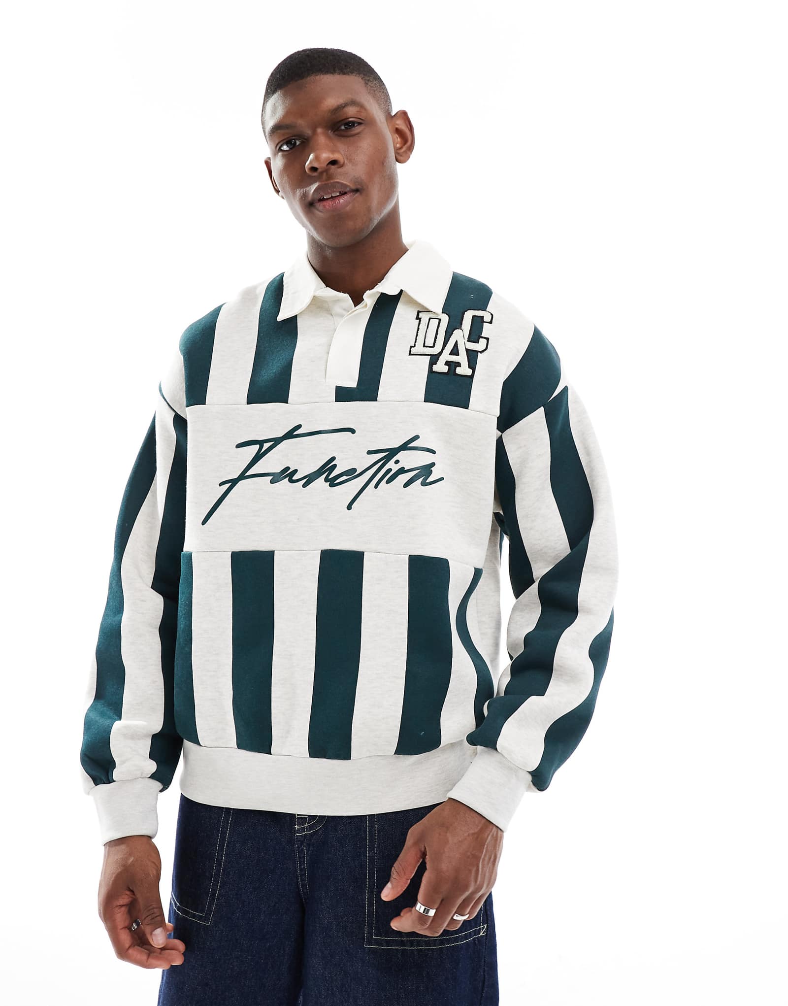 Полосатое регбийное поло Bershka в зелено-белом цвете 9290₽