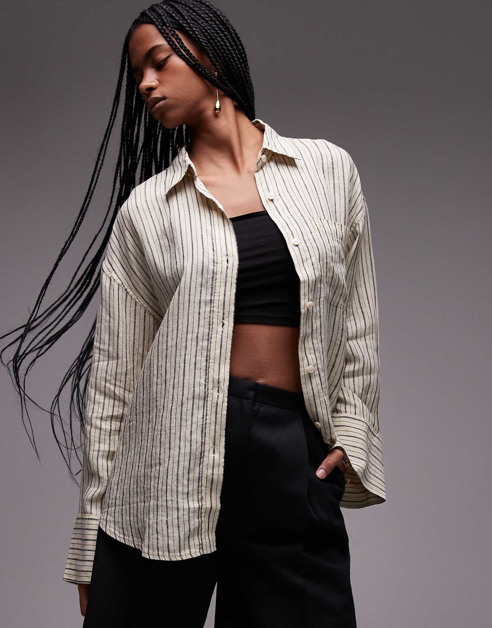 Льняная рубашка оверсайз ARKET бежевого цвета 12590₽