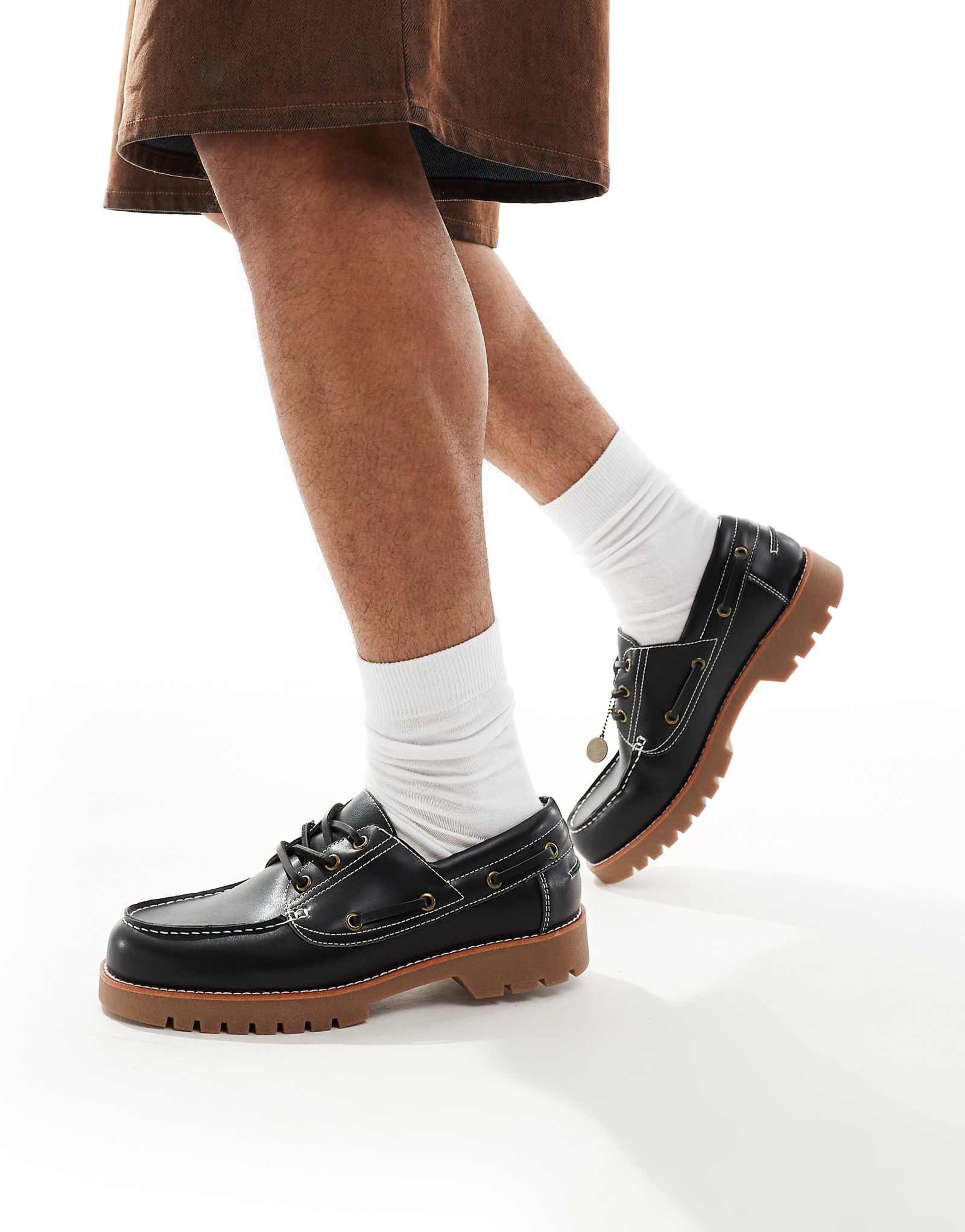 Массивные туфли-лодочки Bershka черного цвета 13090₽