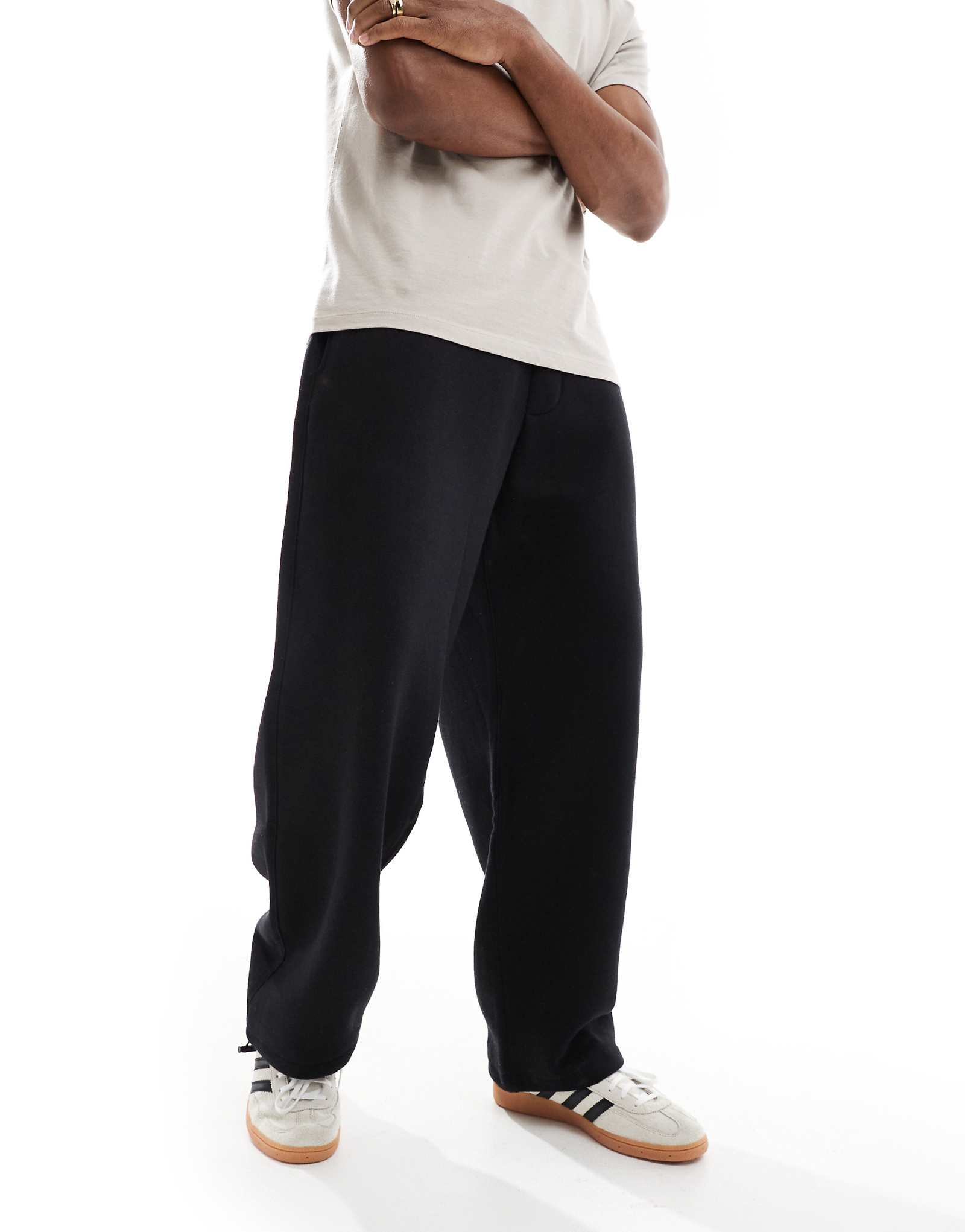 Спортивные брюки Bershka balloon fit черного цвета 6590₽