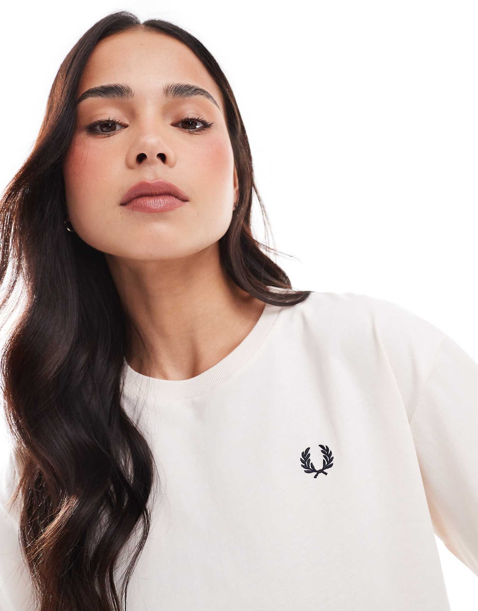 Футболка с круглым вырезом Fred Perry светло-розового цвета 11390₽