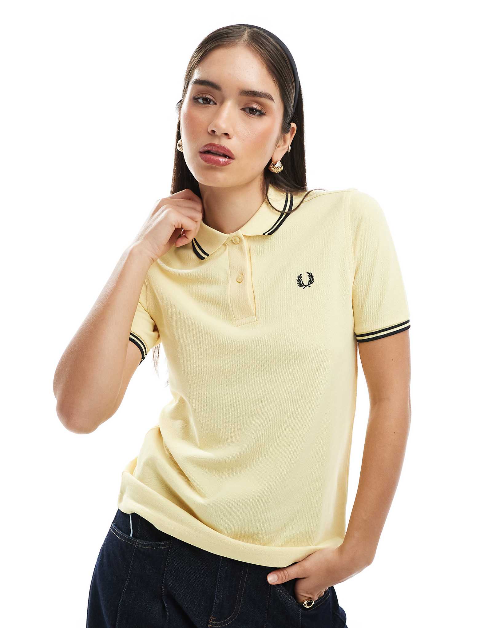 Футболка-поло Fred Perry с двойным воротником желто-белая 18690₽