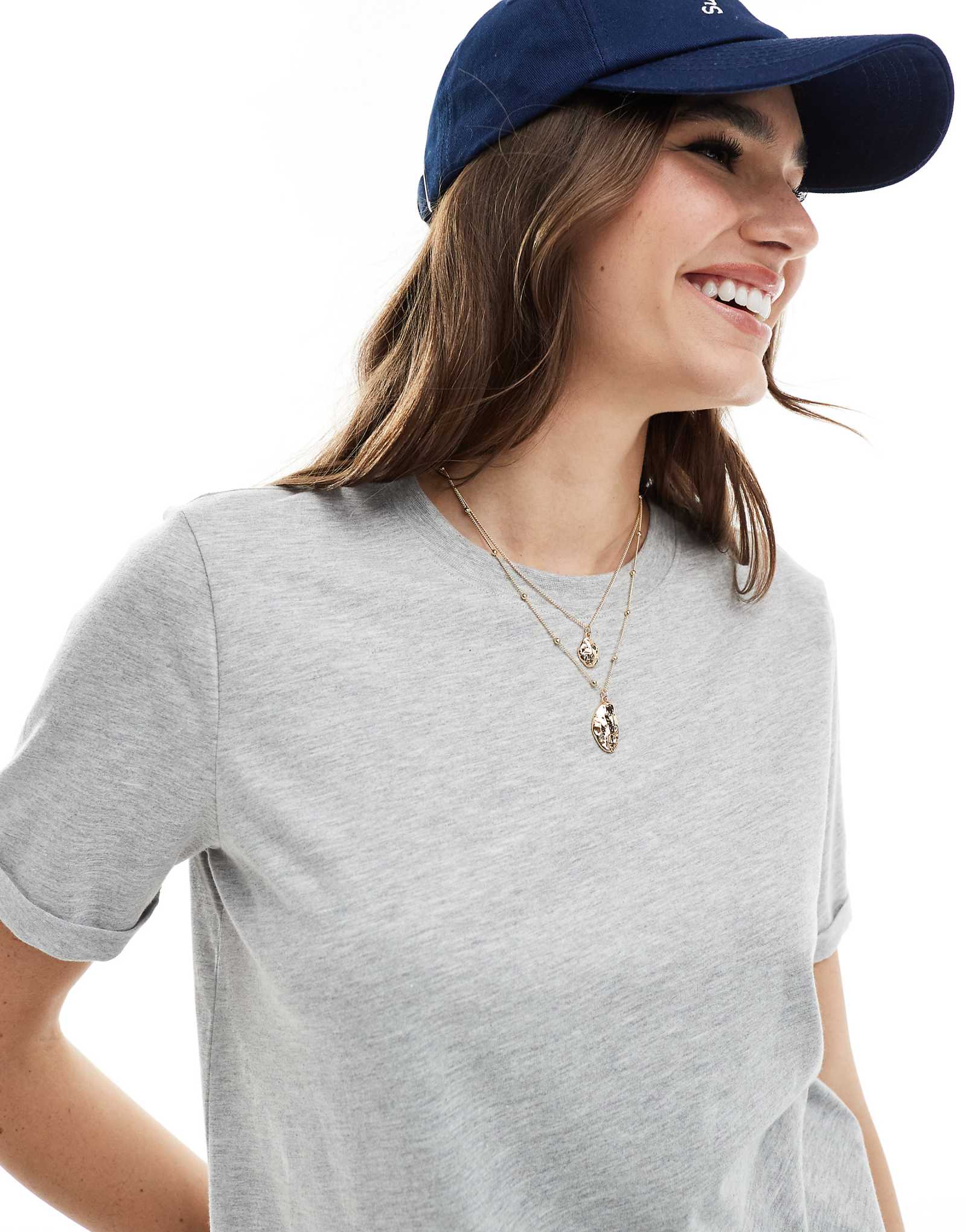 Хлопковая футболка из кусочков ткани со складками серого цвета 5490₽