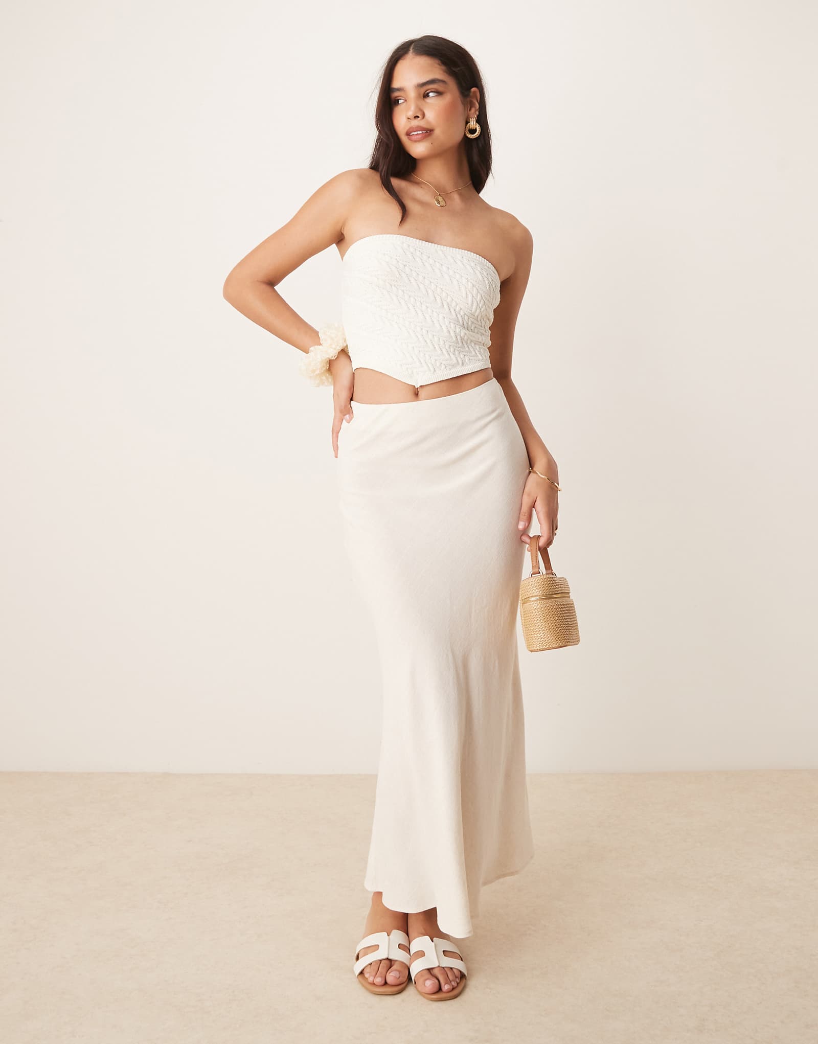 Длинная юбка из льна Selected Femme кремового цвета 29690₽