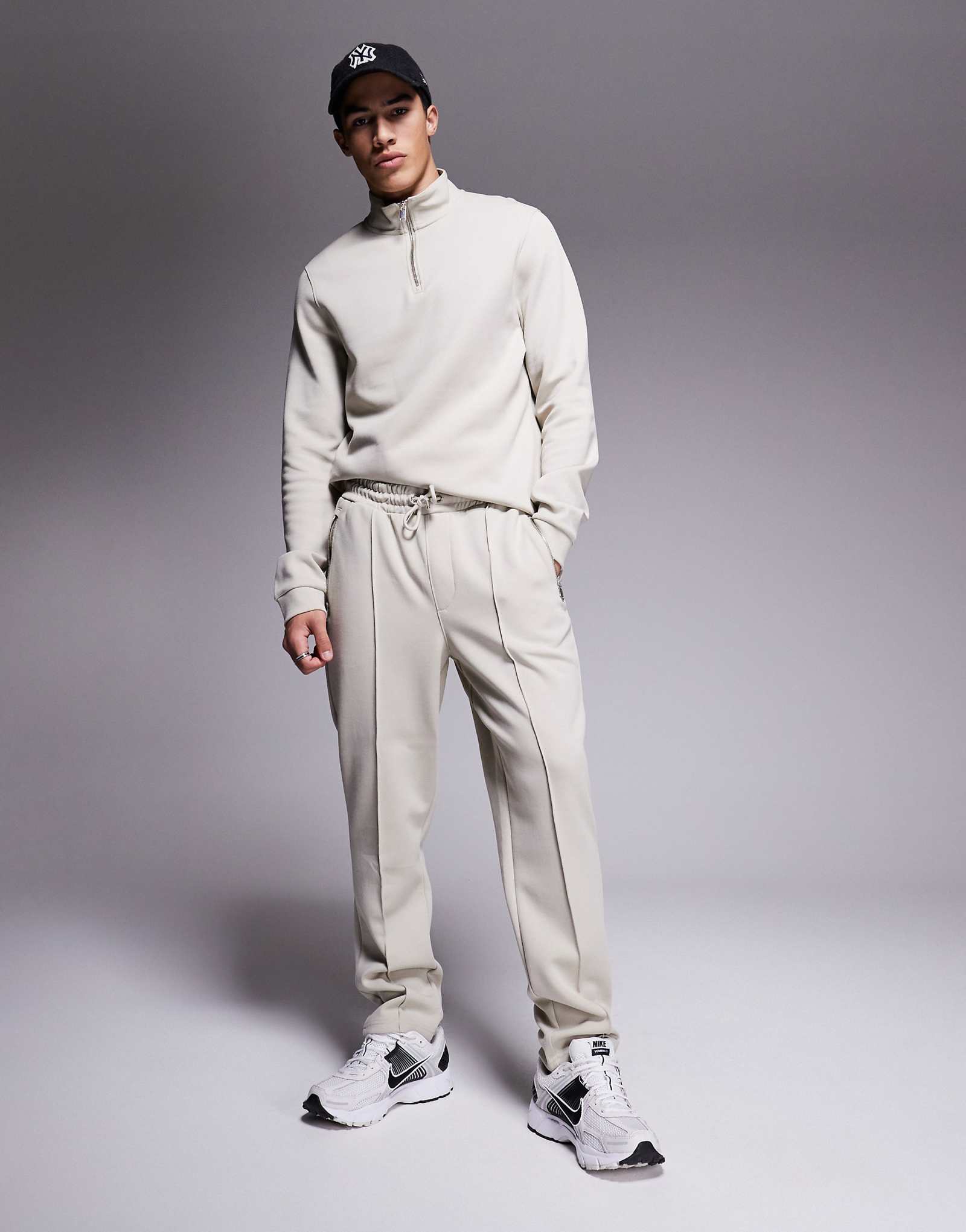 Элегантные спортивные брюки River Island светло-серого цвета - часть комплекта 9490₽