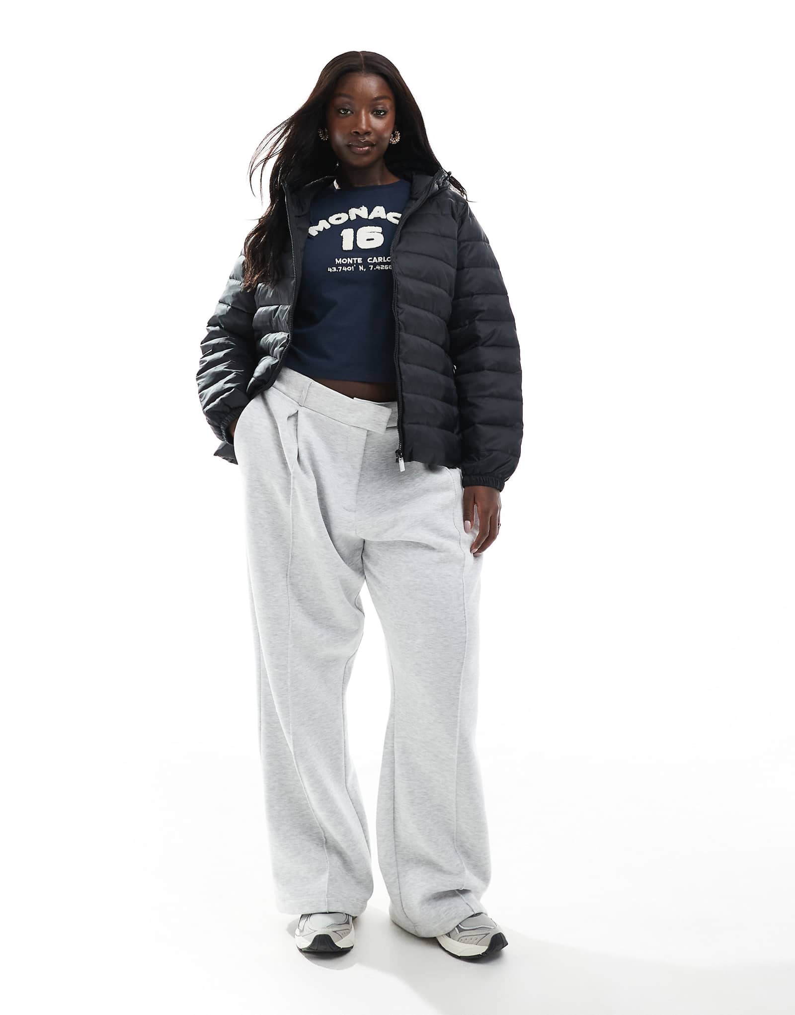 ЕДИНСТВЕННЫЙ пуховик с закругленными краями черного цвета 17790₽