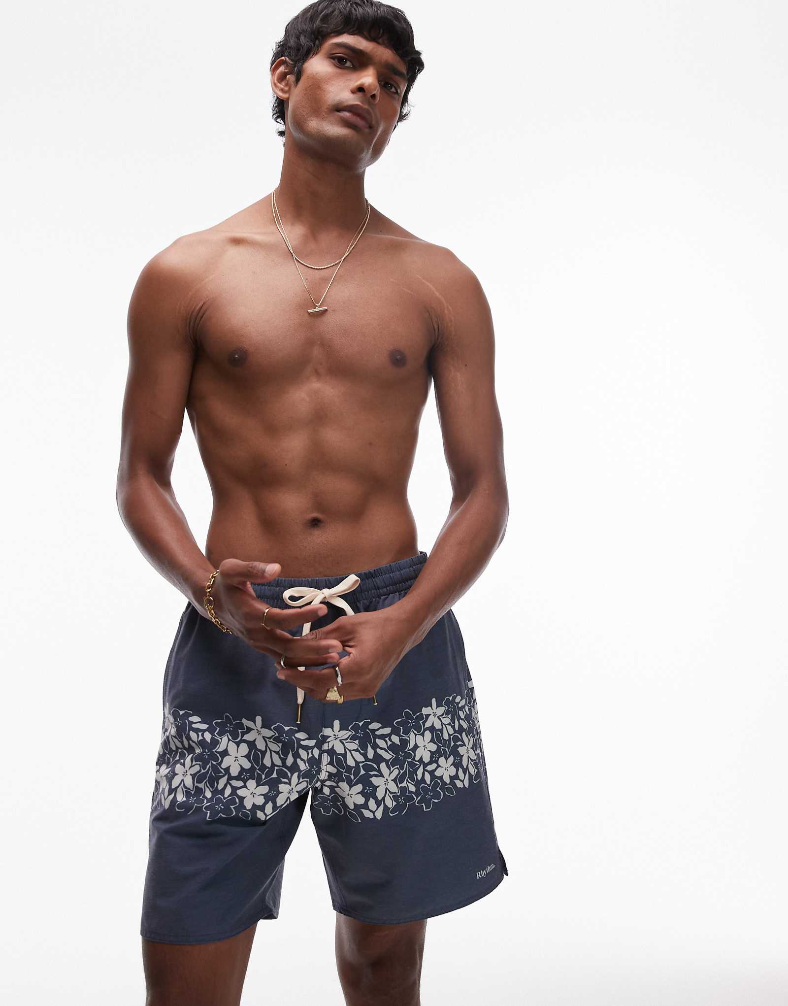 Ритм бора-бора, короткий заплыв в синем