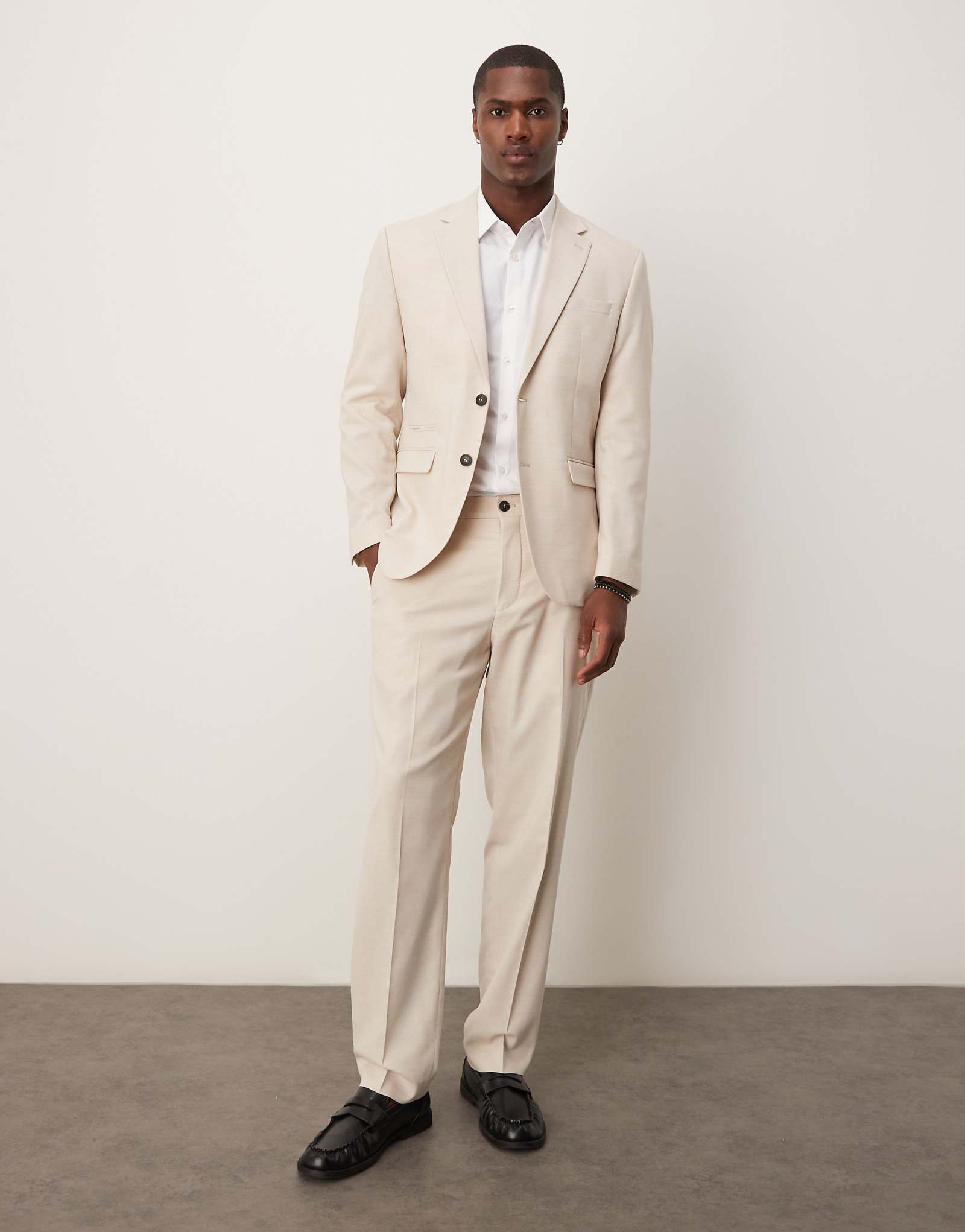 Выбранные брюки Homme Neil regular fit кремового цвета 26490₽