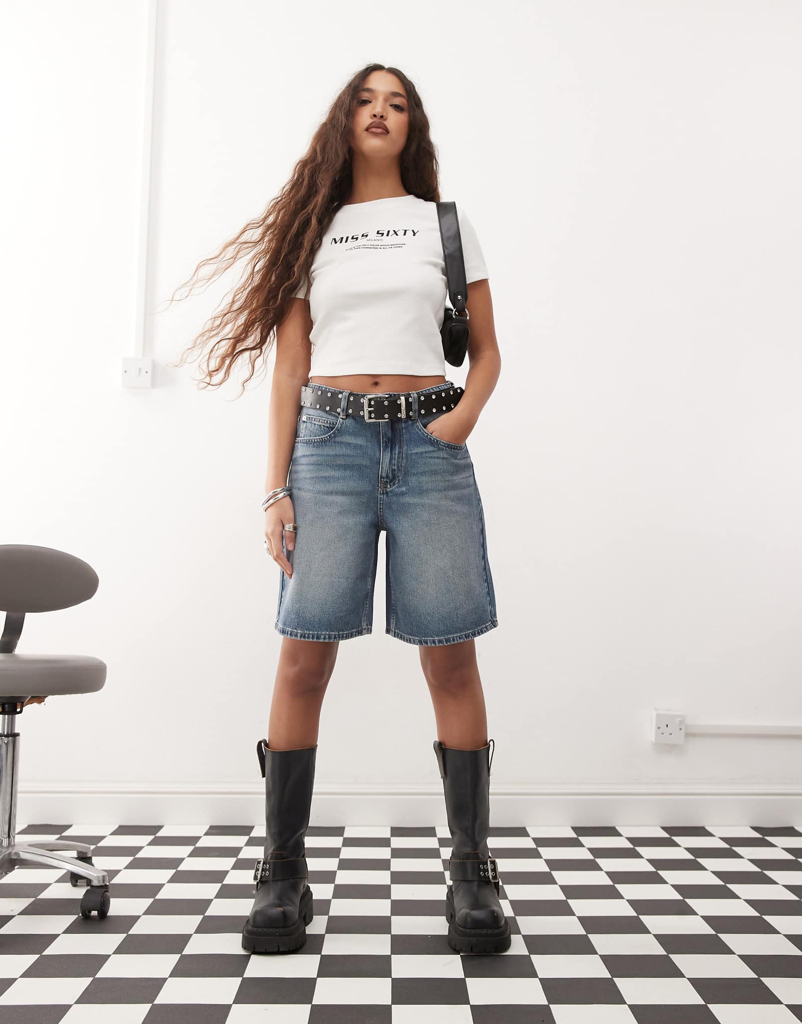 Джинсовые шорты Miss Sixty темно-синего цвета 31690₽