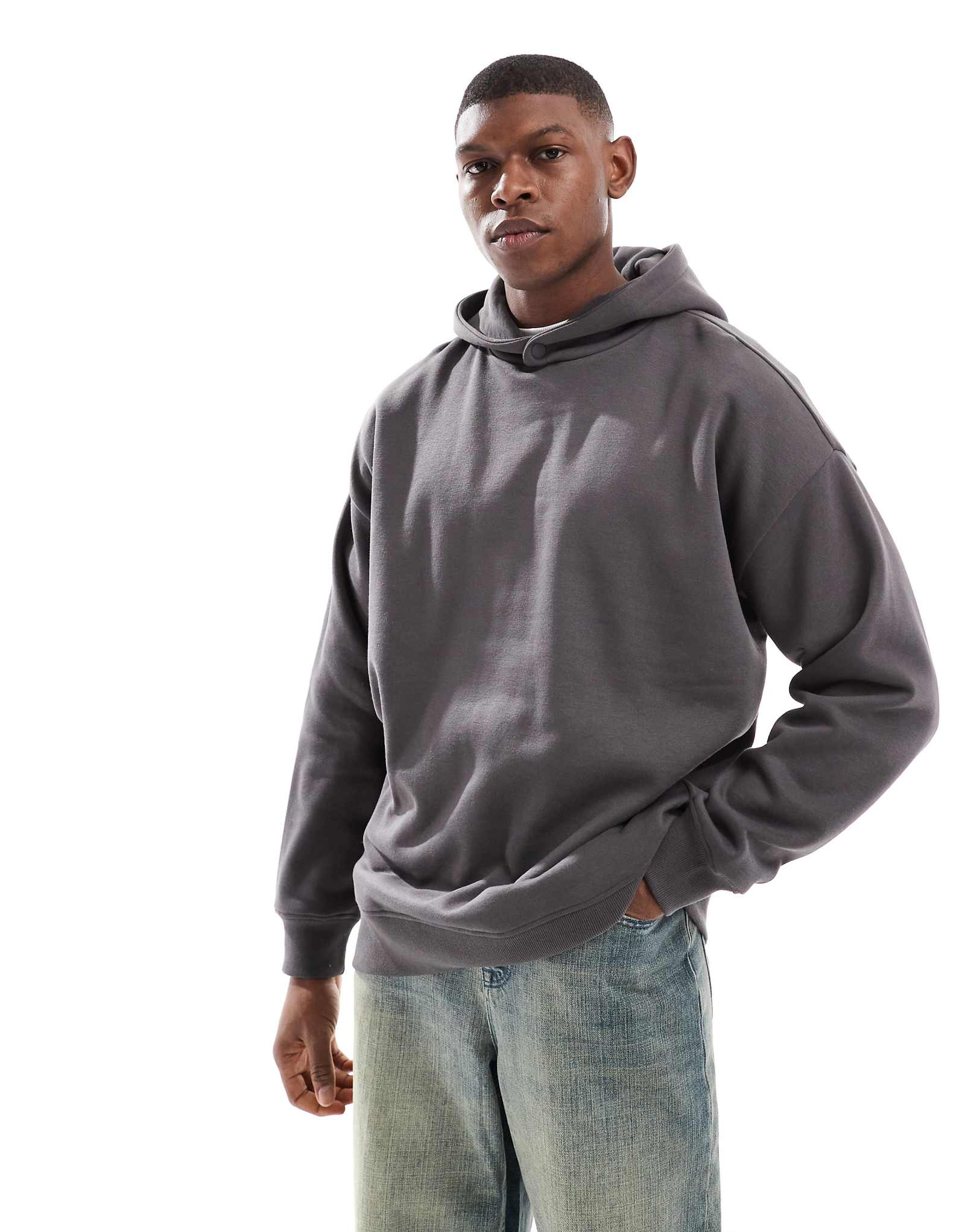 Поношенная толстовка оверсайз цвета древесного угля 6990₽