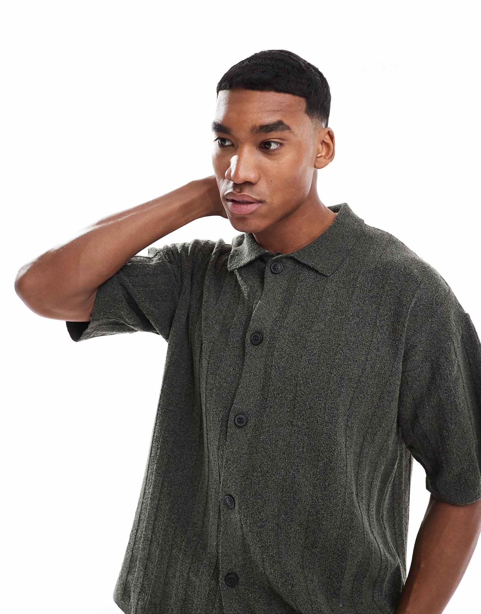 Трикотажная верхняя рубашка в рубчик River Island цвета хаки 4190₽