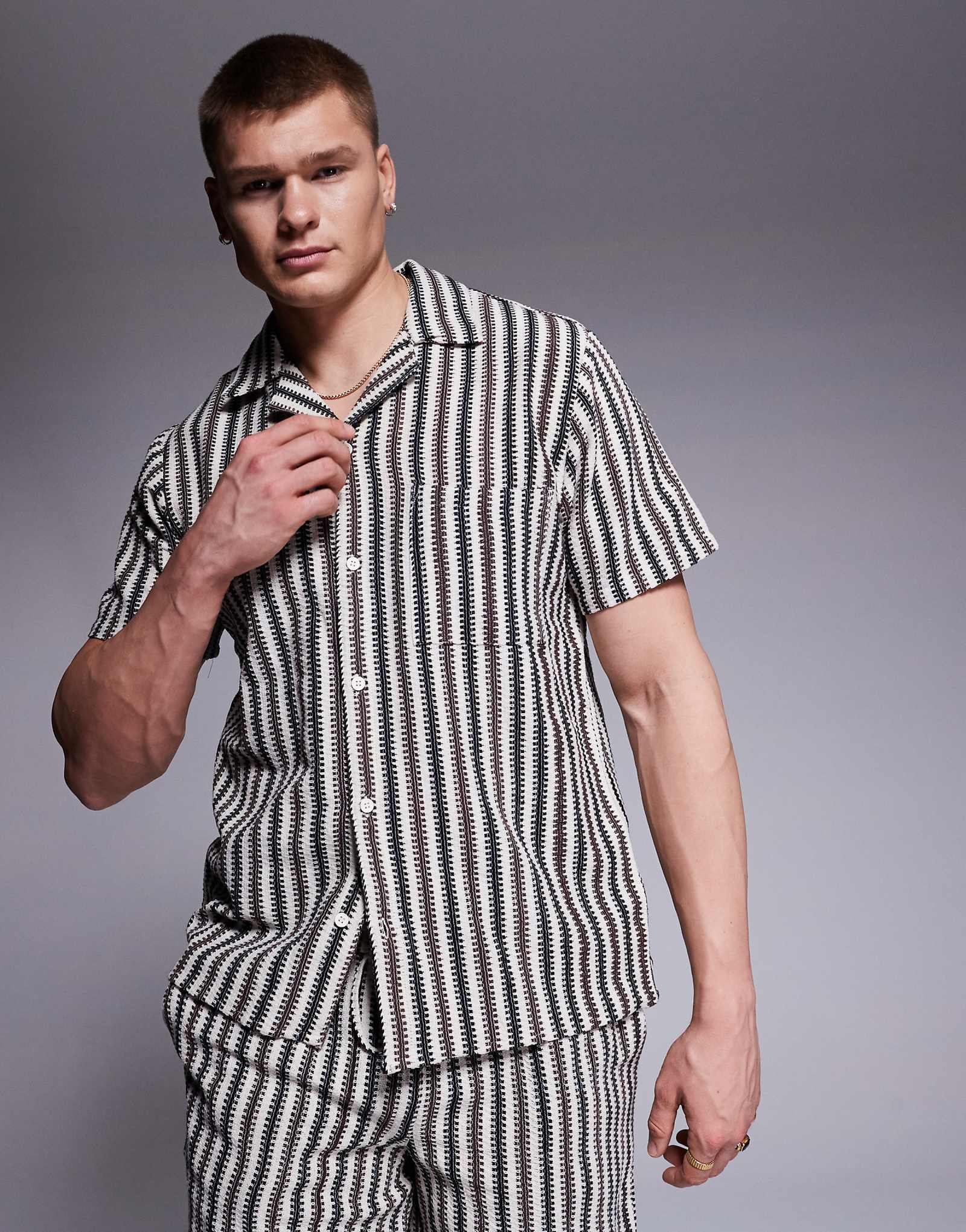 Пляжная рубашка с коротким рукавом, вязаная крючком на Южном пляже, состоит из нескольких частей комплекта