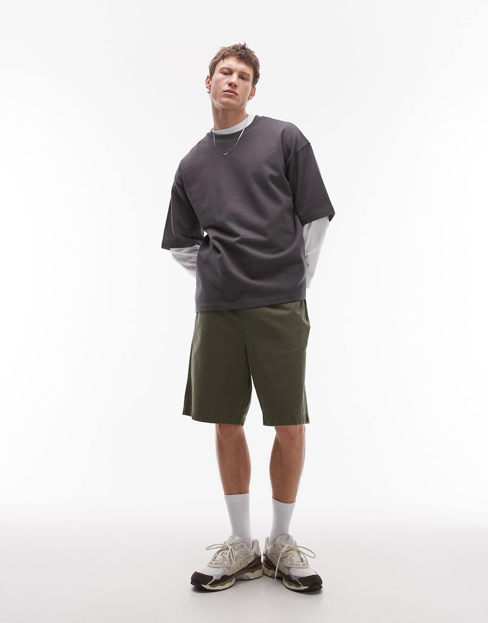 Выстиранные хлопчатобумажные шорты Topman цвета хаки 7890₽