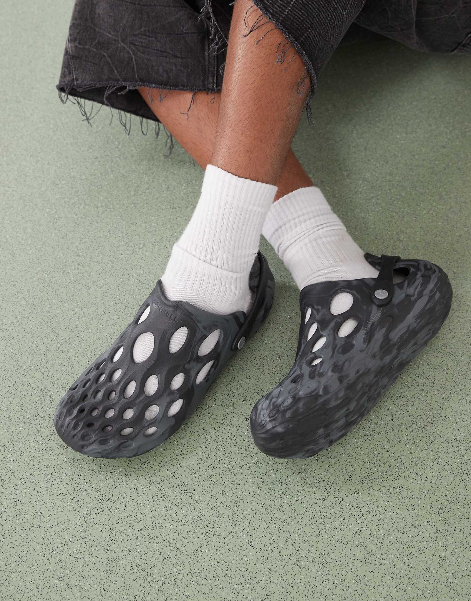 Сандалии Merrell Hydro Moc черного цвета 21490₽