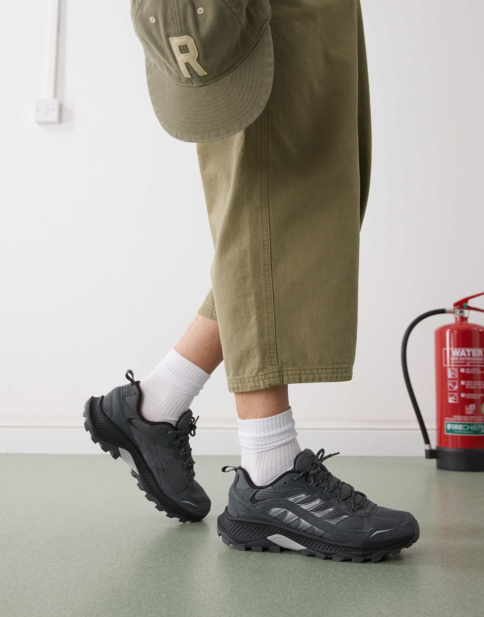 Кроссовки Merrell speed strike 2 trek серого цвета 23890₽