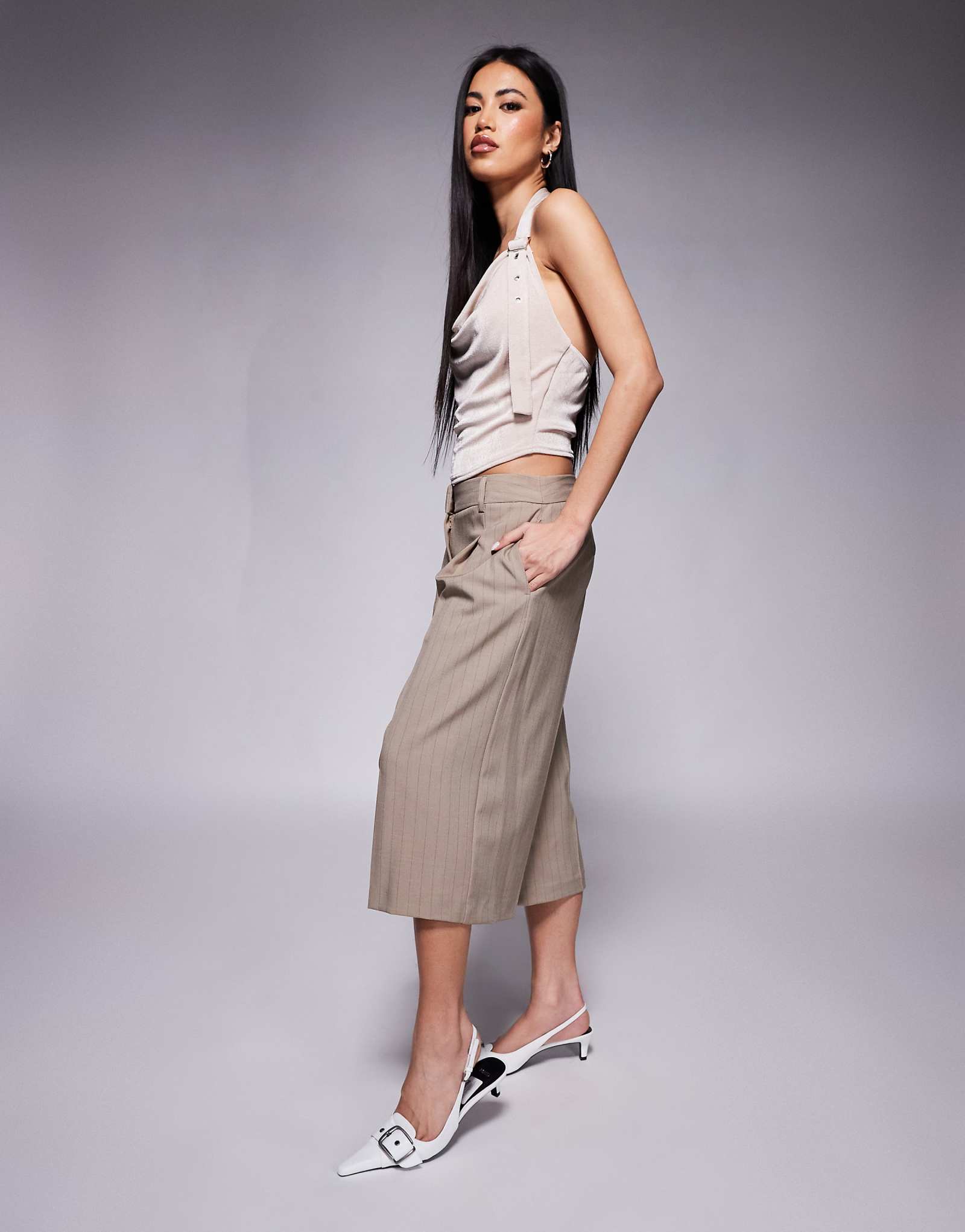 Сшитые на заказ шорты River Island бежевого цвета 17190₽