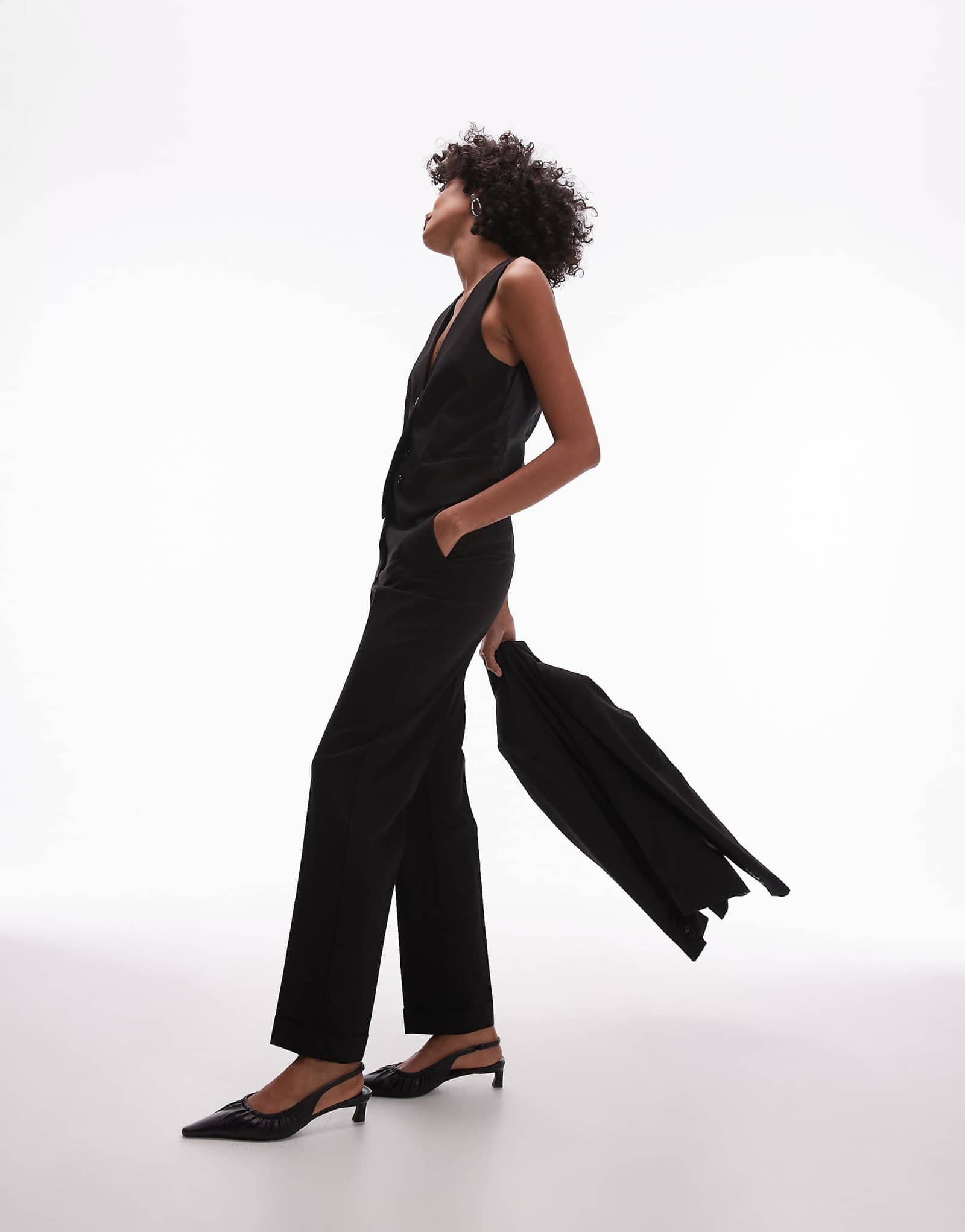 Костюм Mango с узкими брюками черного цвета - часть комплекта 10390₽