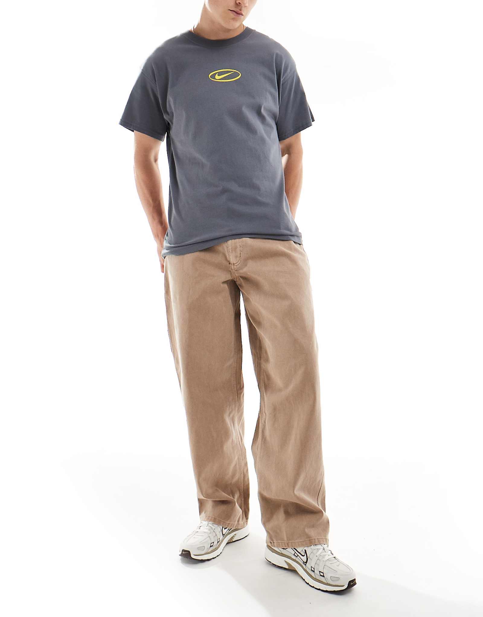 Брюки Nike Life Carpenter бежевого цвета 15490₽