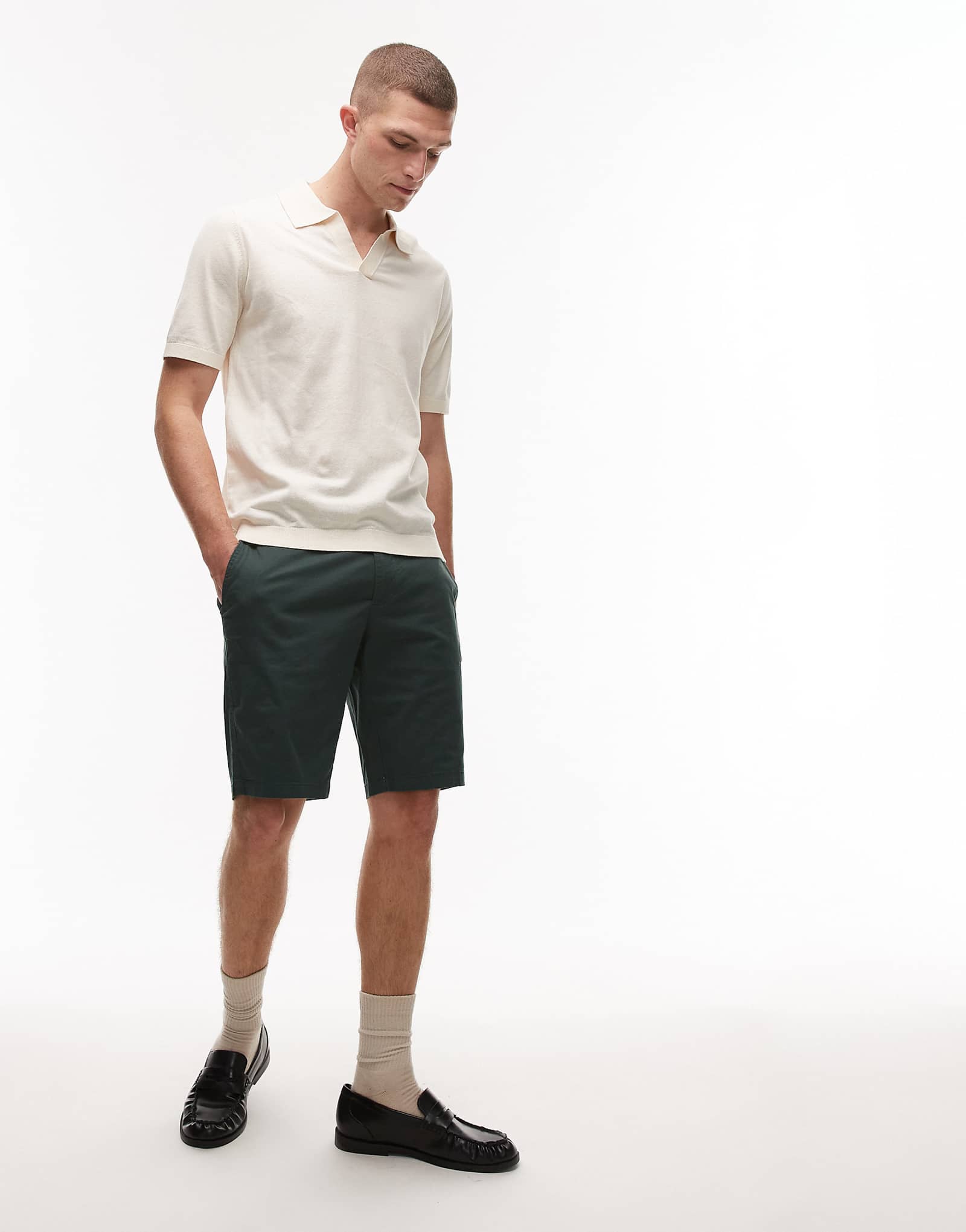 Шорты-чино из льняной смеси Mango зеленого цвета 9090₽