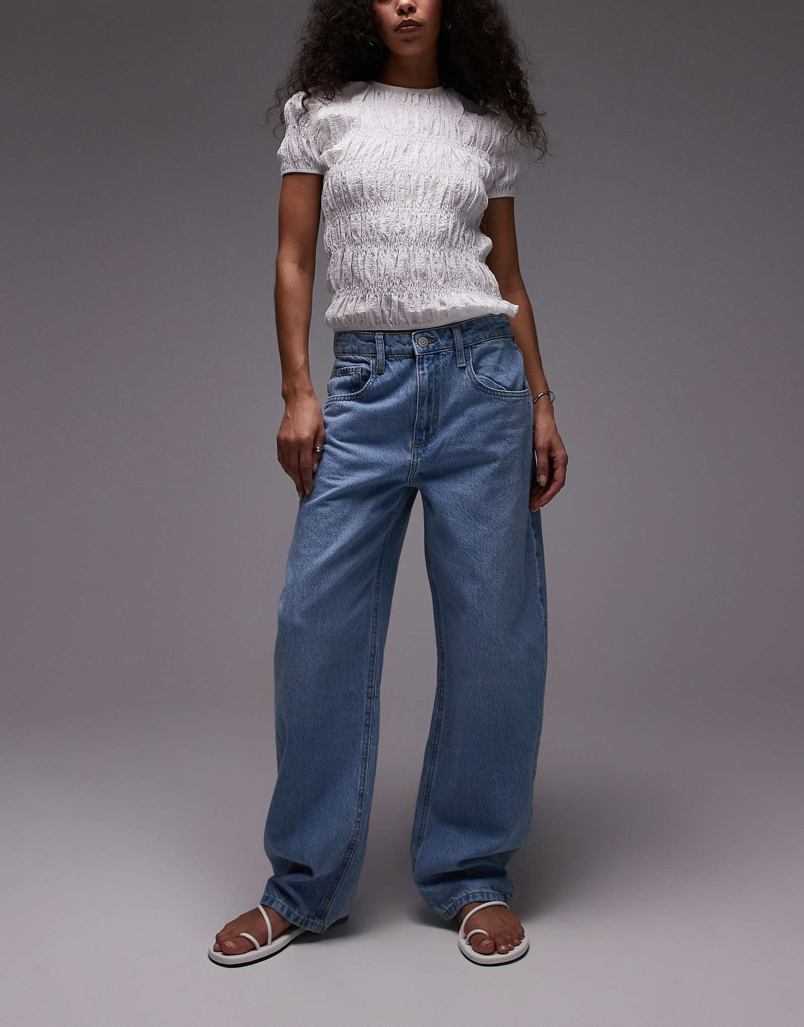 Джинсы-баллоны Mango Bet светло-голубого цвета 10590₽