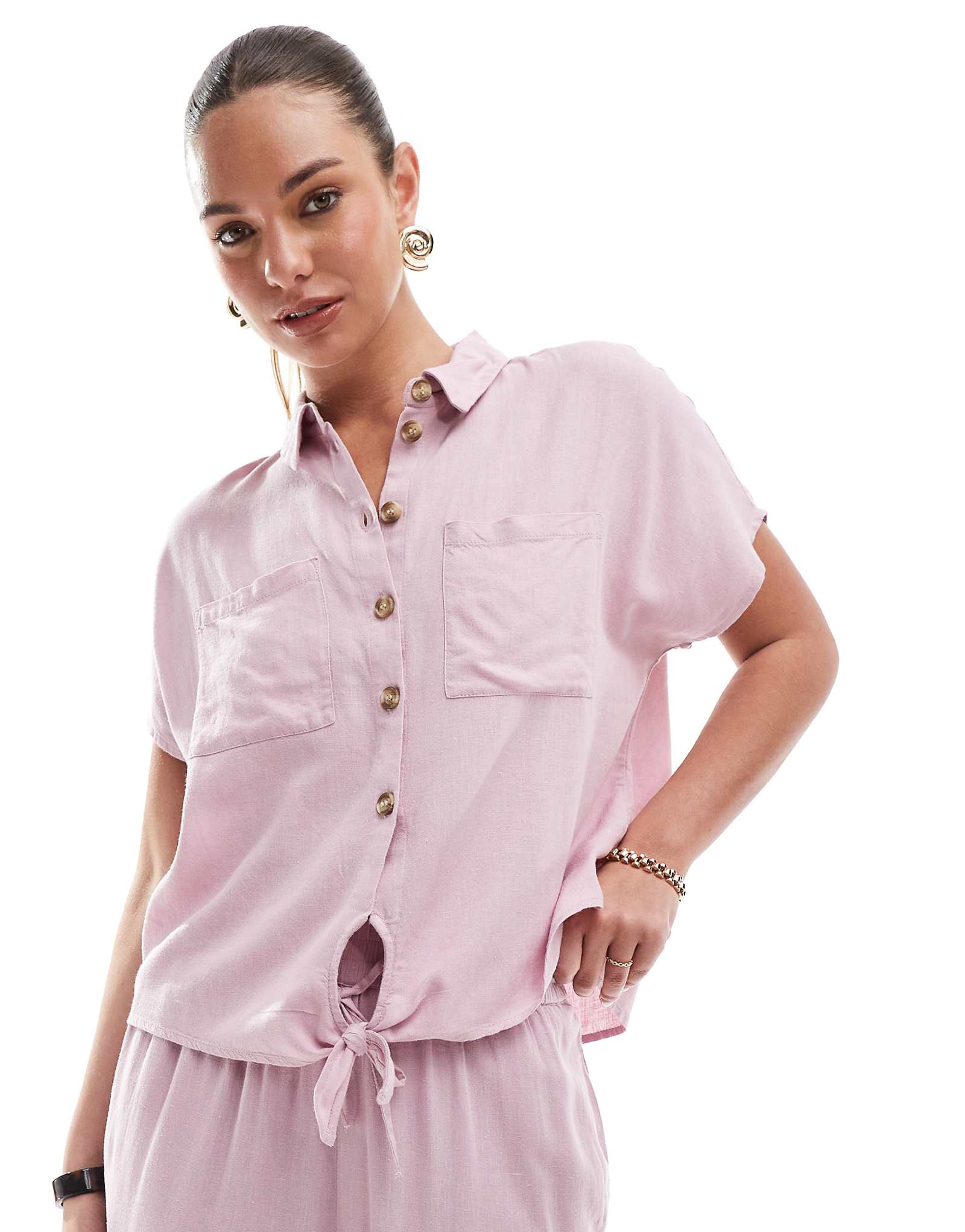 Рубашка из льняной смеси розового цвета с завязками спереди - часть комплекта 10990₽