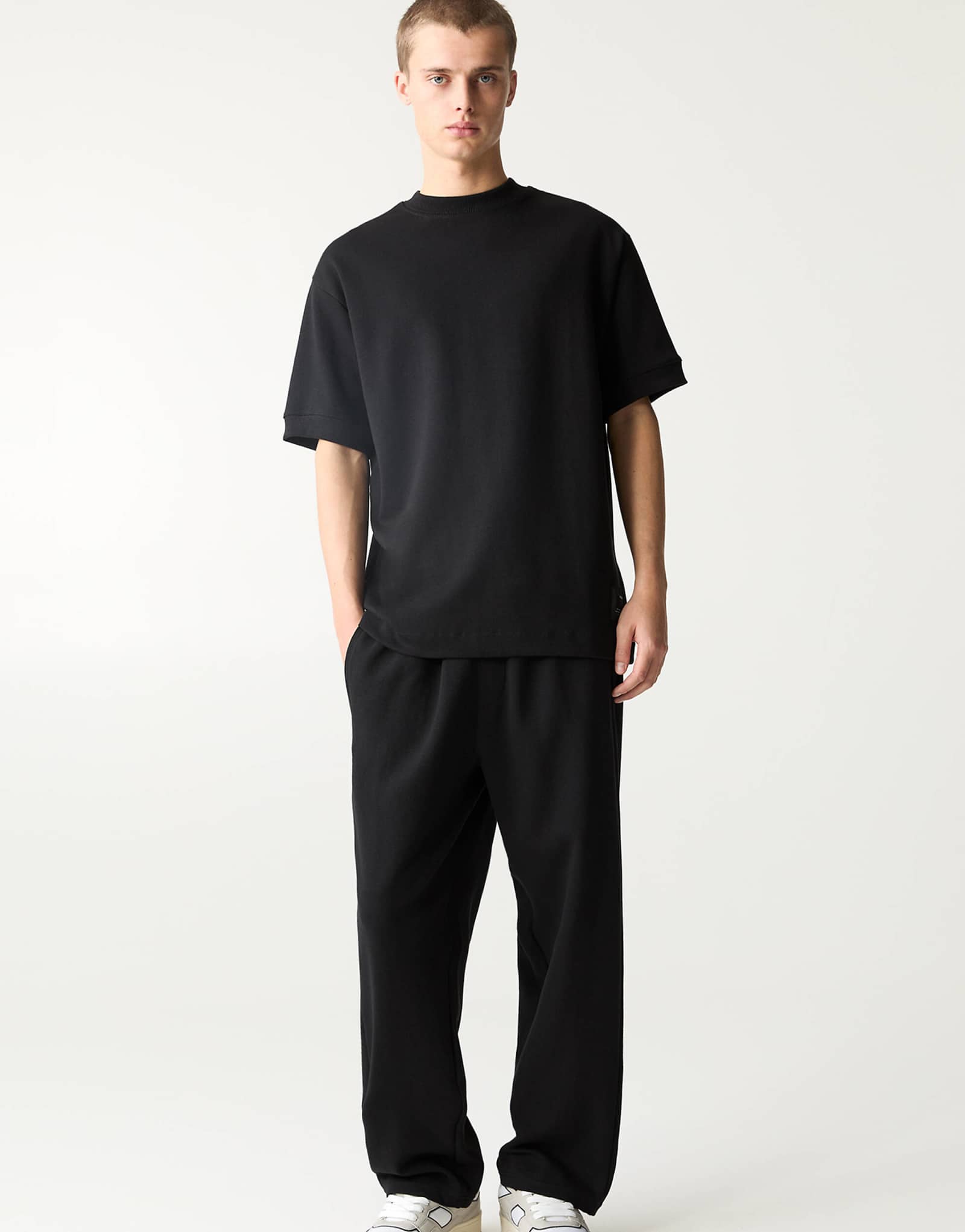 Спортивные брюки Pull-Bear interlock черного цвета 5790₽