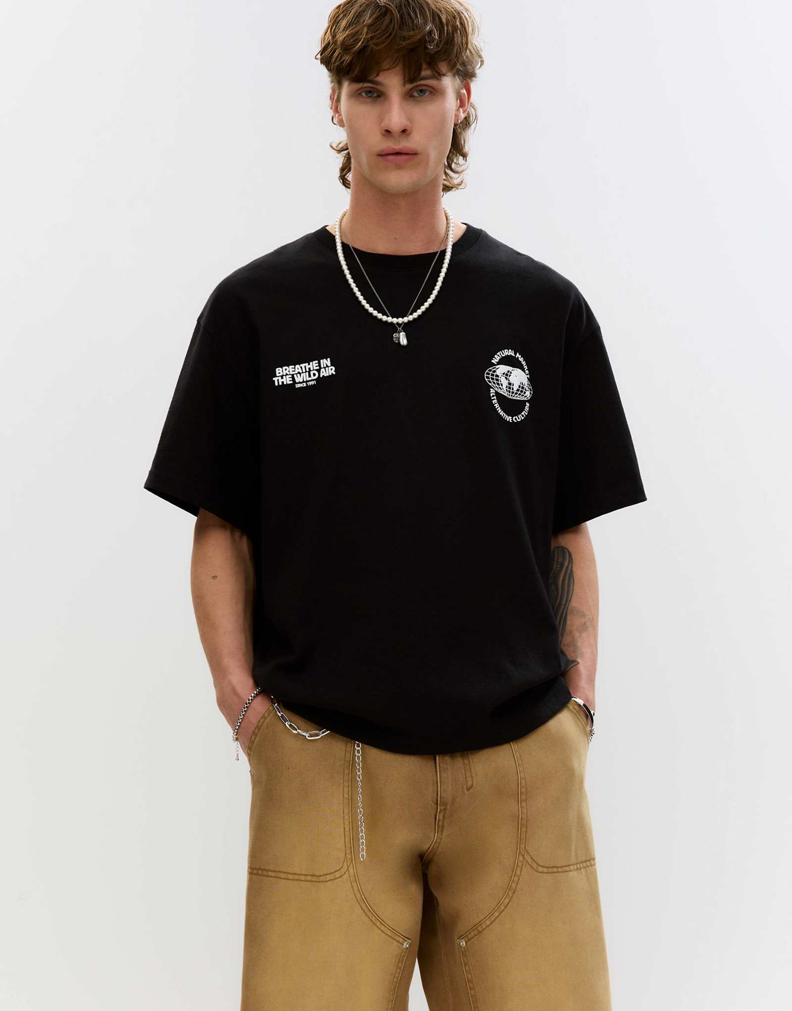 Футболка с коротким рукавом Pull-Bear natural market черного цвета 4390₽