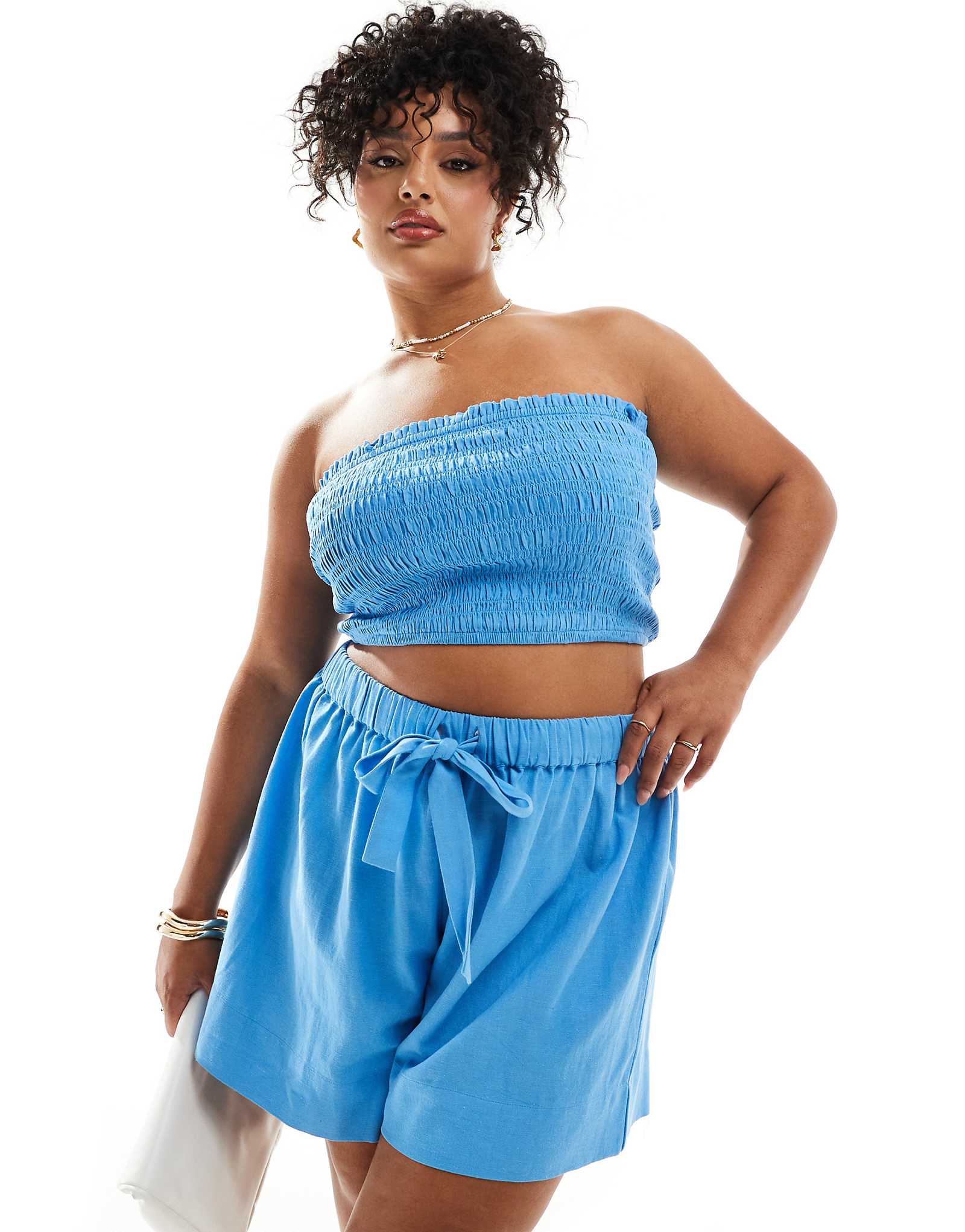 Пляжный топ-бандо с воланами ASOS DESIGN Curve Isabel mix -match из льняной смеси синего цвета 4190₽