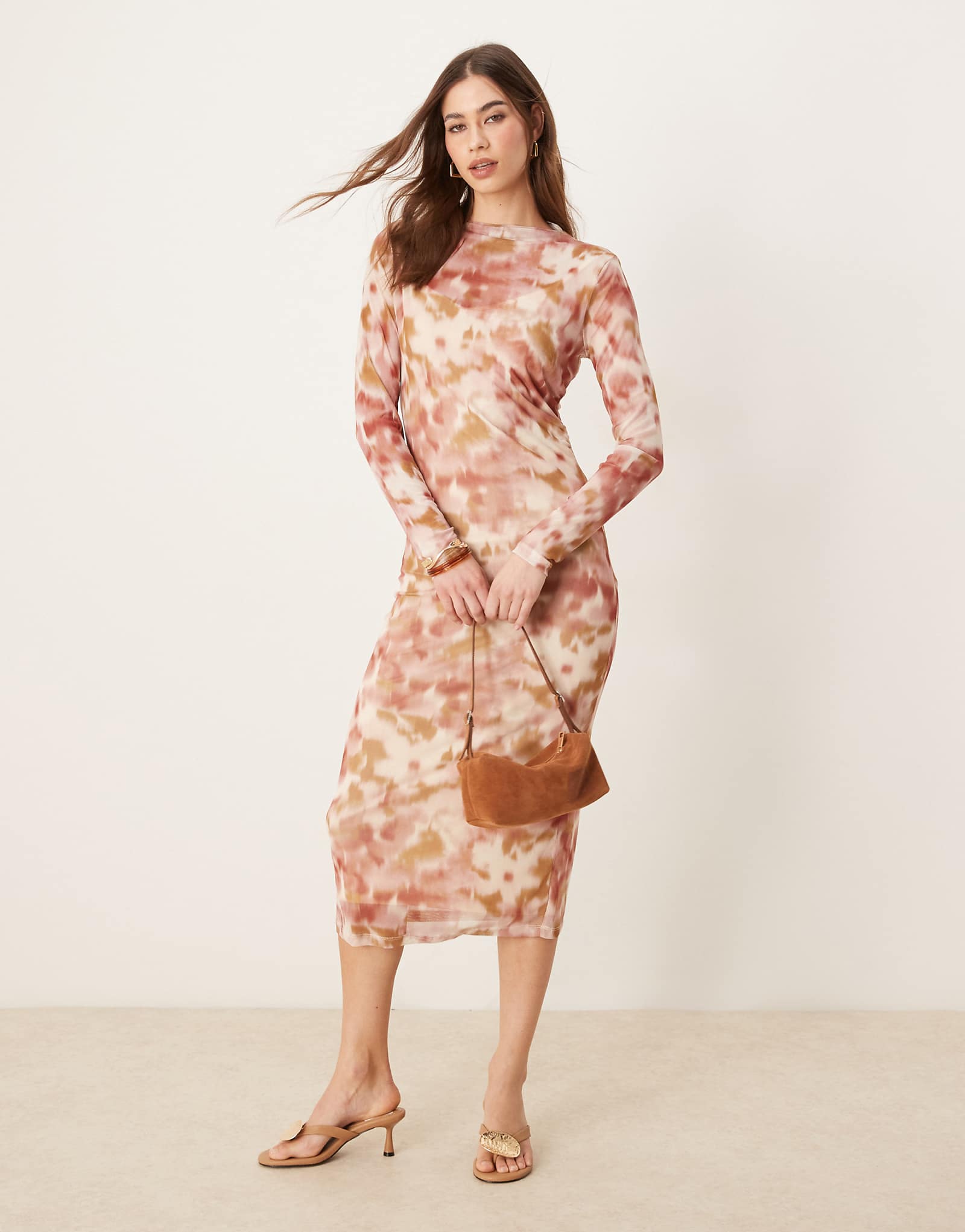 Сетчатое миди-платье VILA с длинными рукавами и принтом в виде роз и березы 4390₽