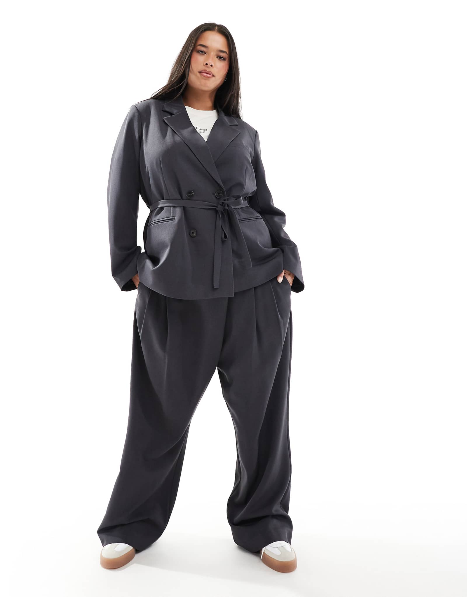 Широкие брюки Vero Moda Curve с запахом спереди темно-серого цвета - часть комплекта