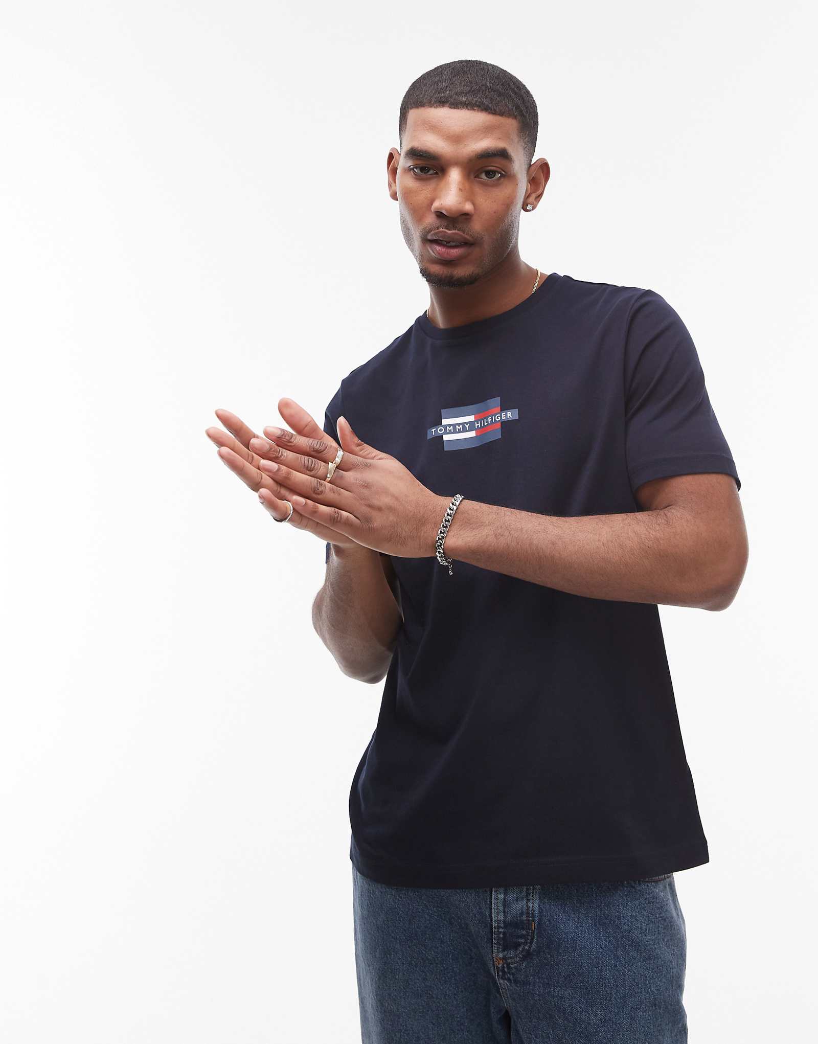 Футболка с логотипом Tommy Hilfiger flag box темно-синего цвета 5290₽