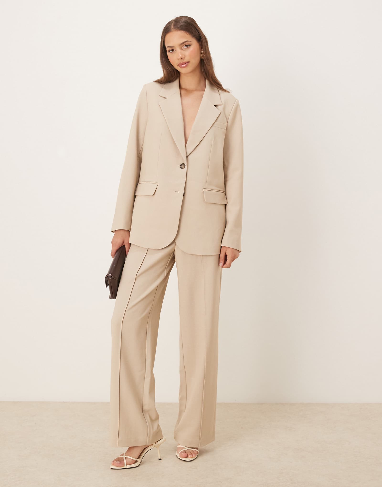 Широкие брюки YAS с завышенной талией кремового цвета сшитые на заказ 19590₽