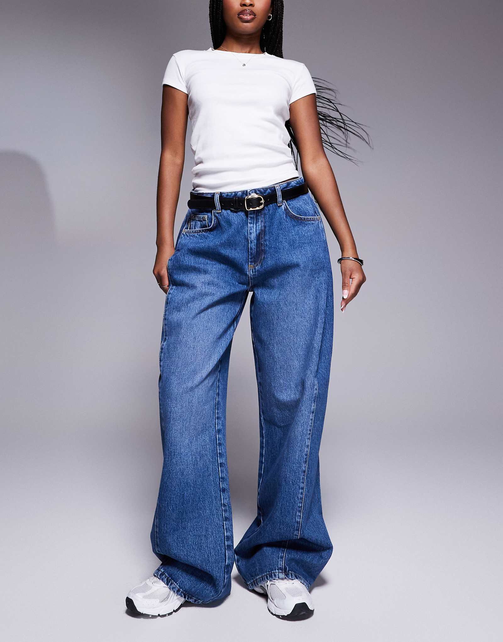 Широкие джинсы с регулируемой складкой Couture Club винтажного синего цвета с эффектом стирки 9990₽