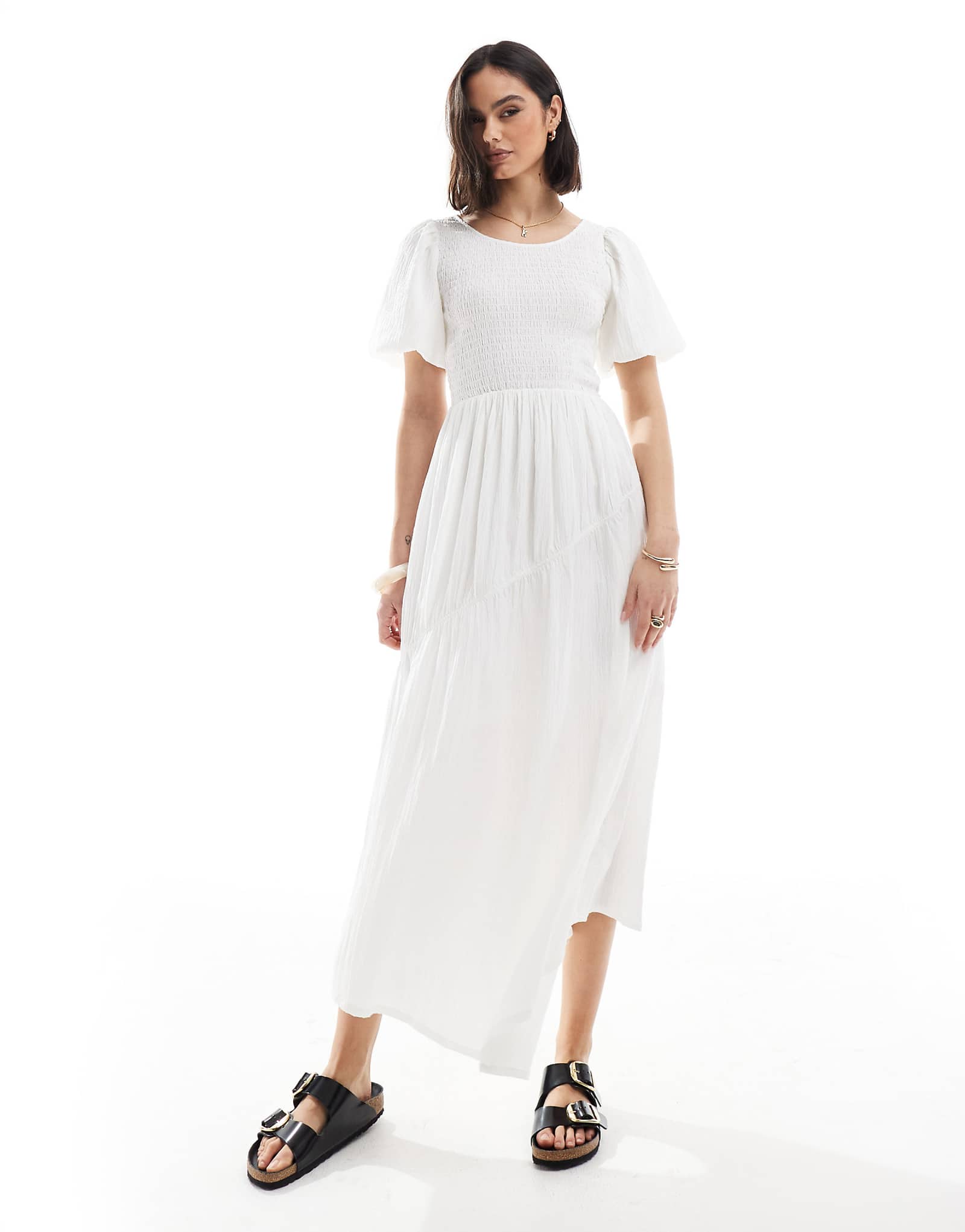 Белое миди-платье с поношенными пышными рукавами 7390₽