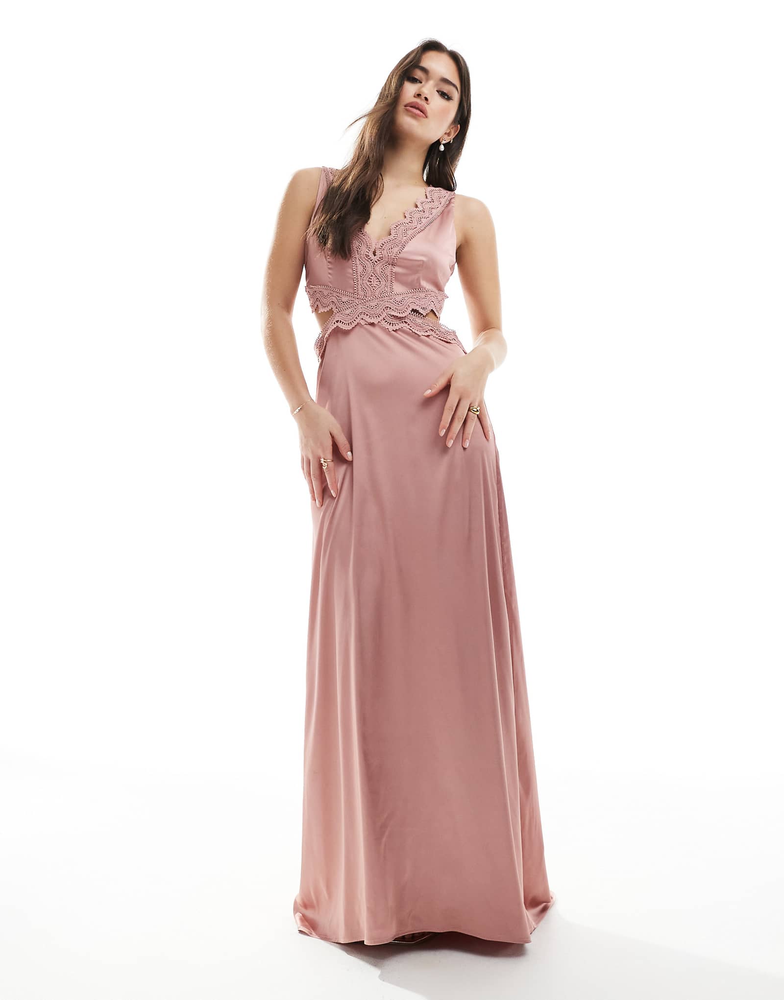 Атласное макси-платье подружки невесты TFNC с фестончатыми кружевными вставками темно-розового цвета 6090₽
