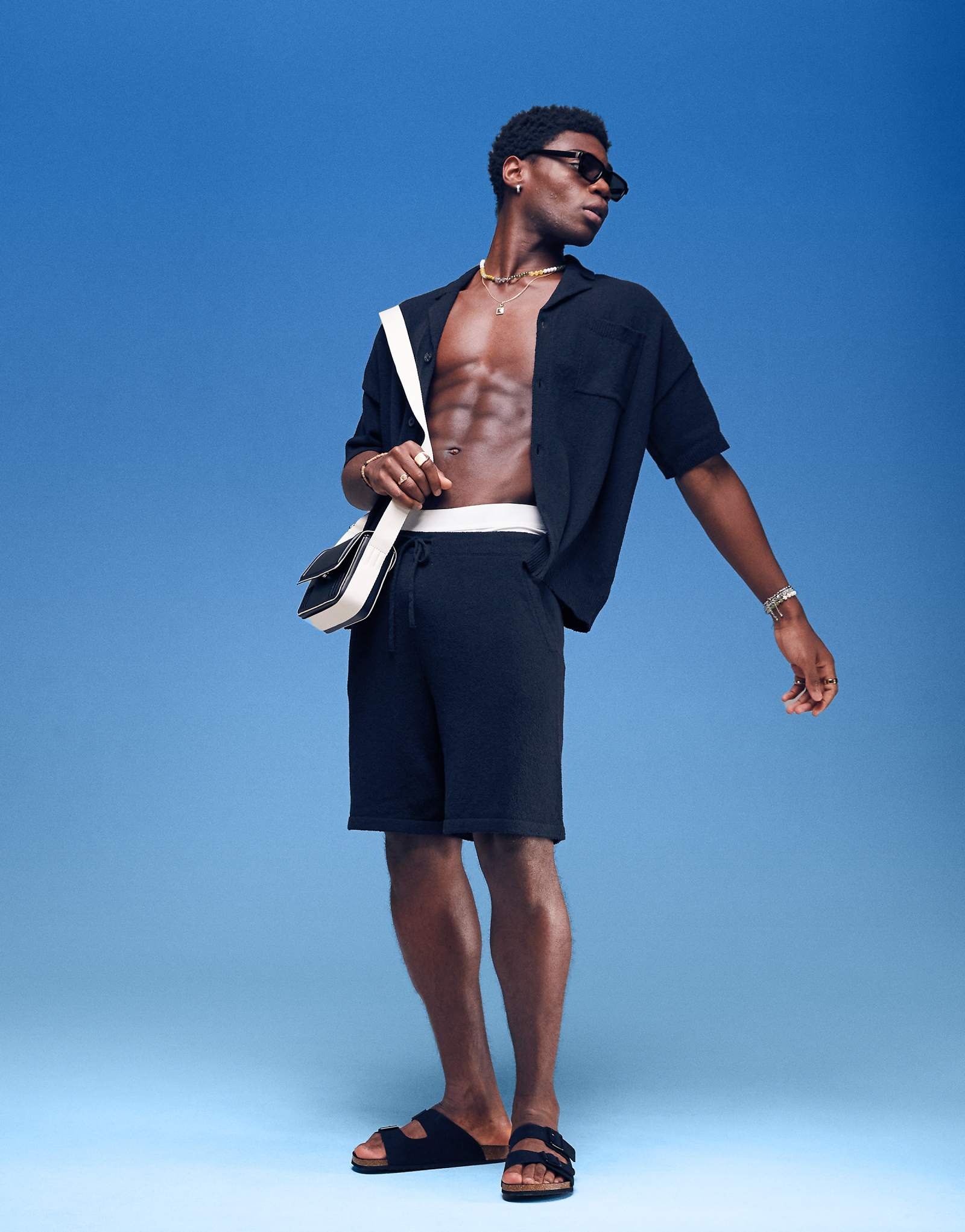 Легкие текстурированные шорты оверсайз от ASOS DESIGN черного цвета - часть комплекта 5490₽