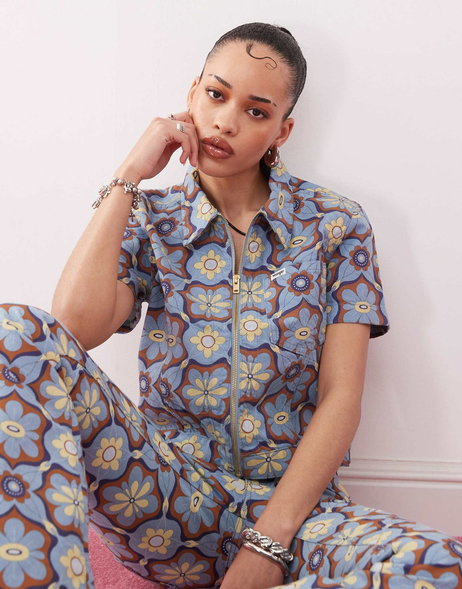 Топ Wrangler на молнии спереди с синим принтом 70-х годов 15290₽