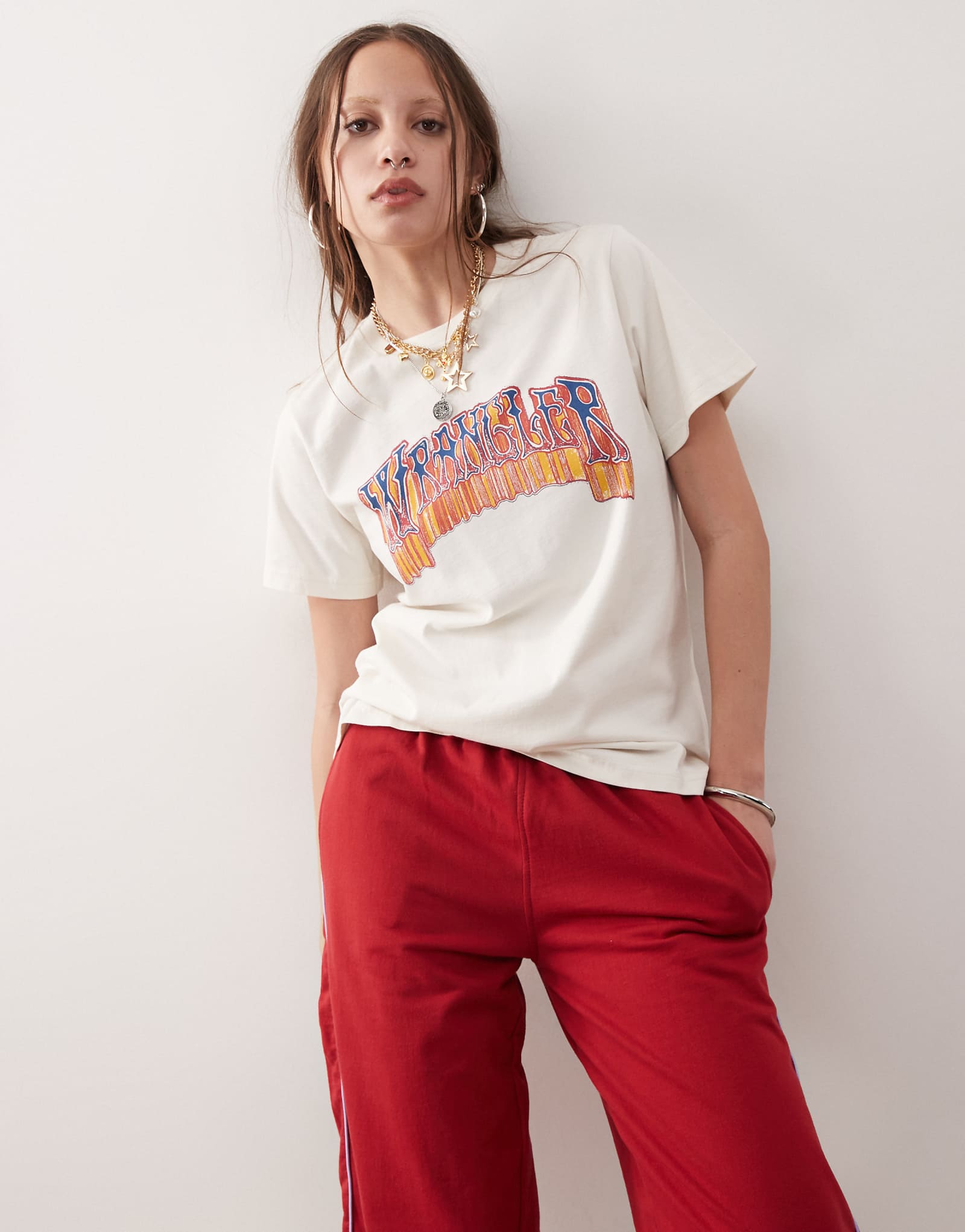 Футболка с графическим логотипом Wrangler винтажного белого цвета 5790₽