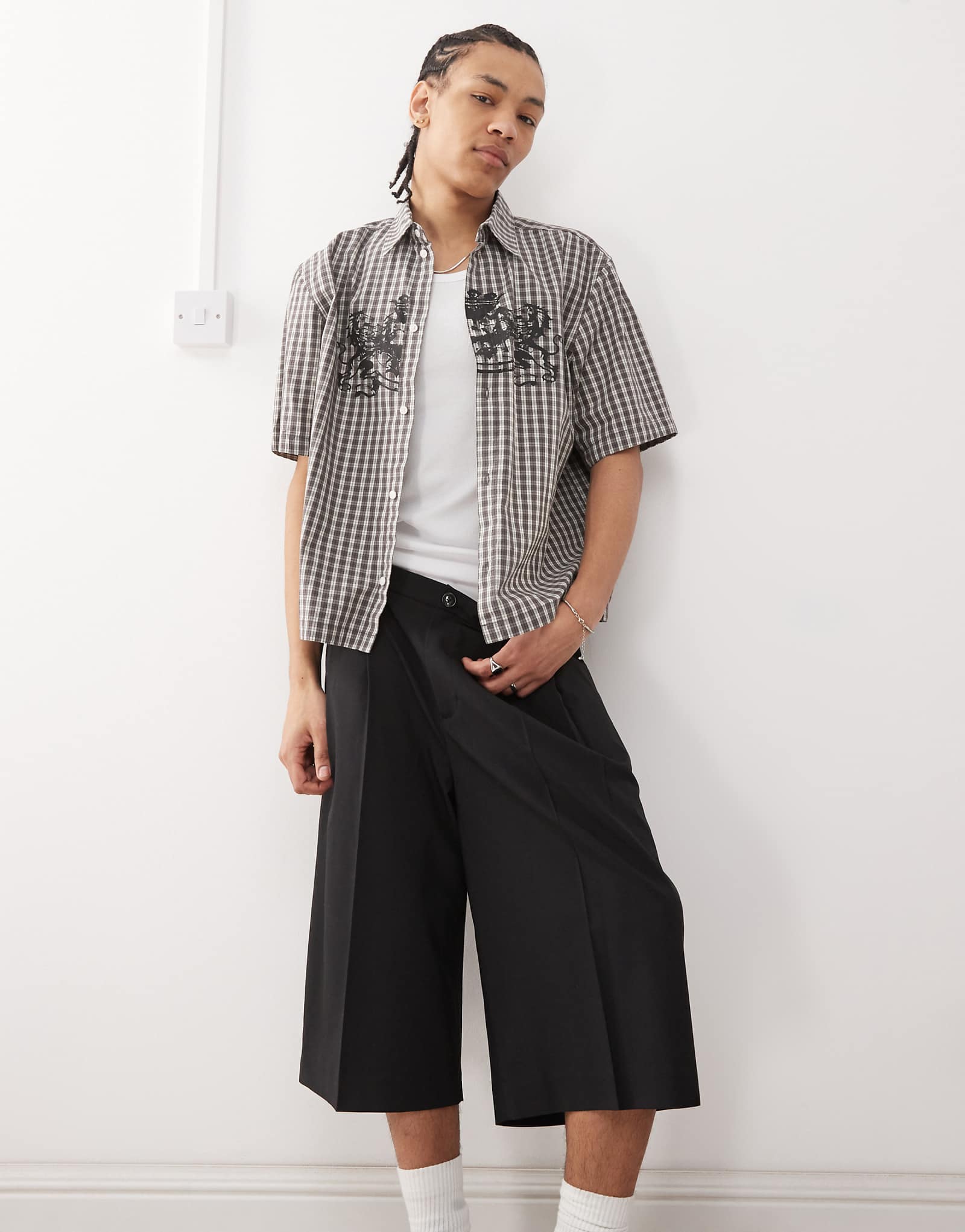 Сшитые на заказ черные шорты большого размера для буднего дня 12690₽