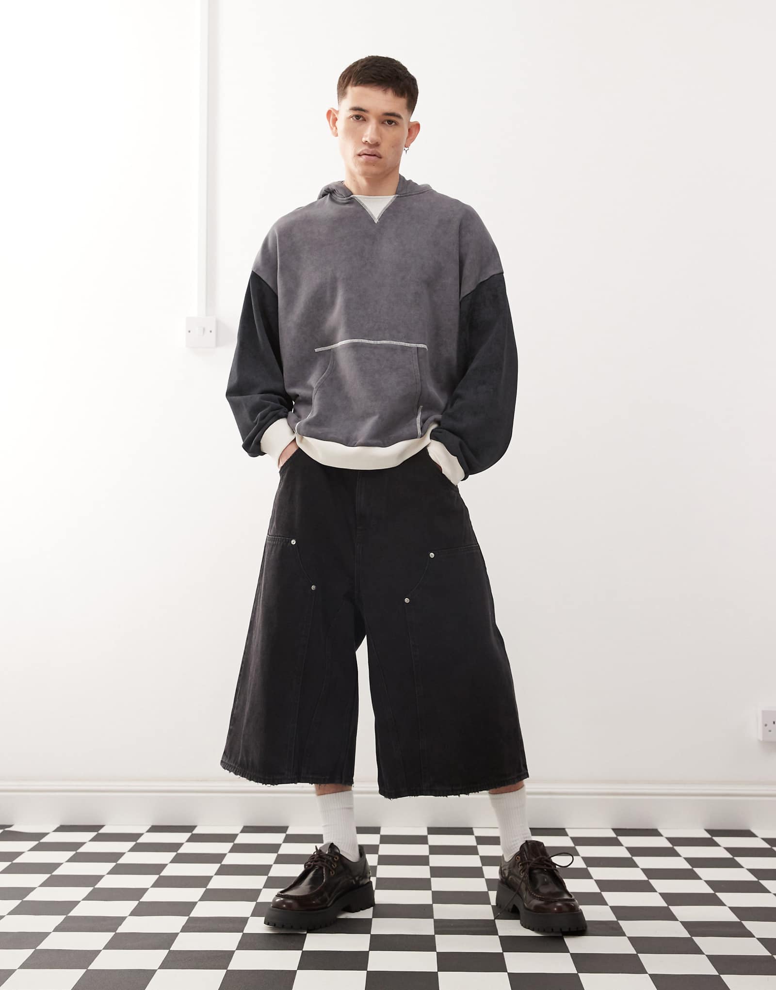 Дешевые кроссовки Monday x от Лэндона Баркера Незнайка в черном 16590₽