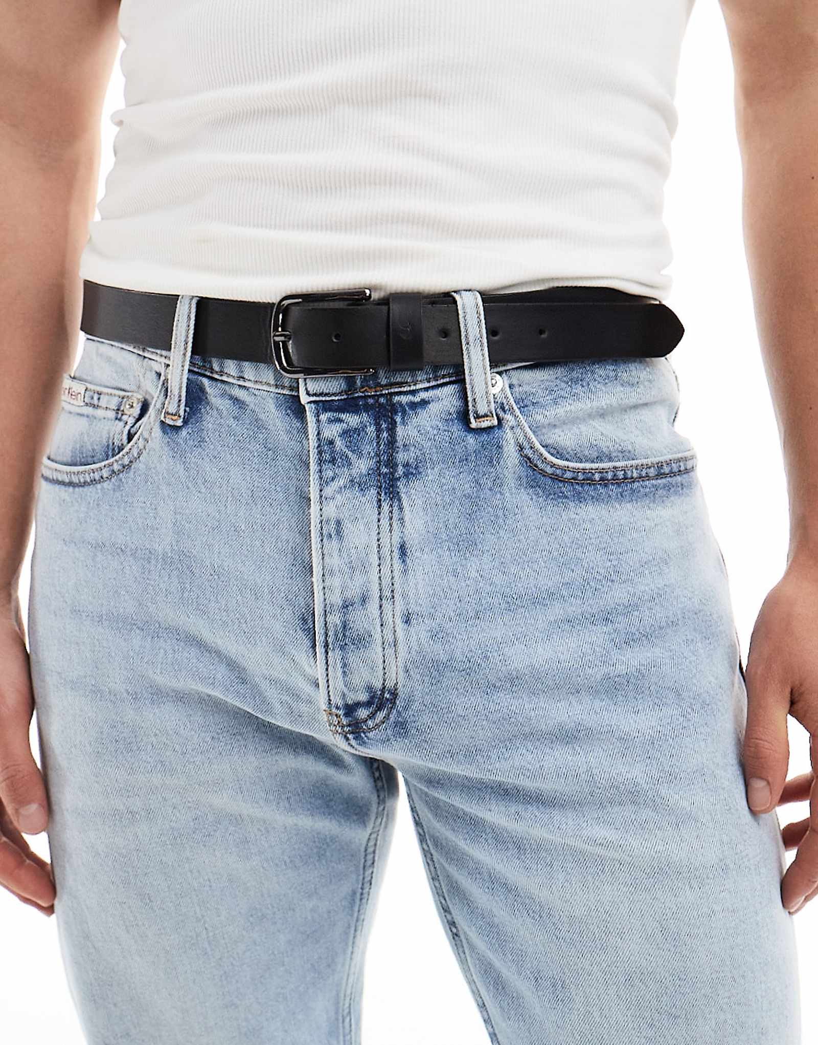 Однотонный ремень Bershka черного цвета 2490₽