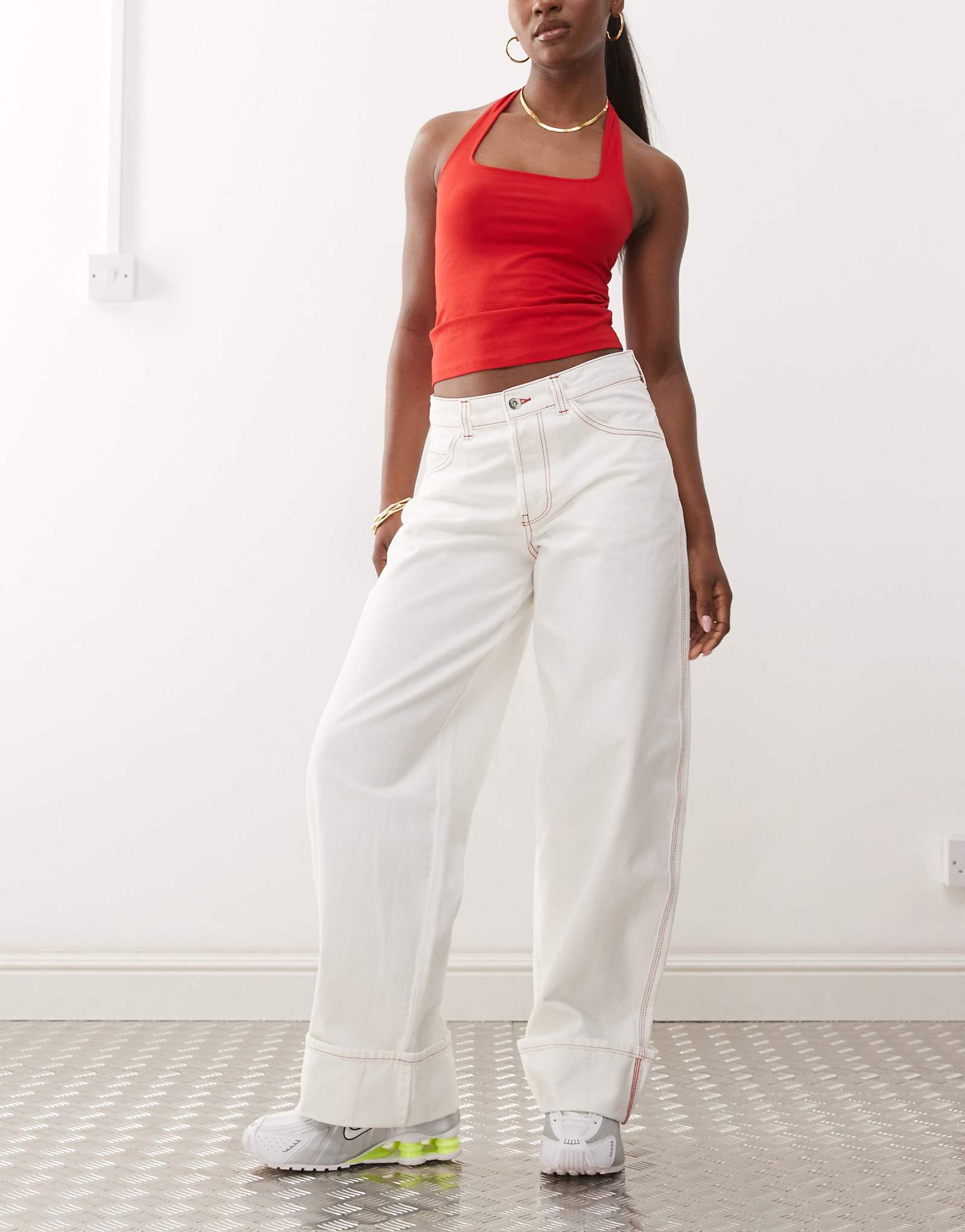 Мешковатые джинсы COLLUSION X002 с подвернутым низом цвета экрю 8190₽