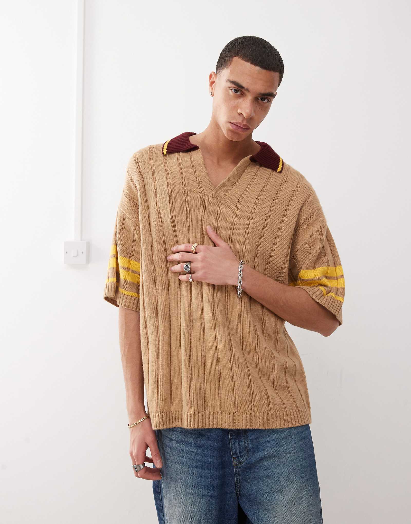 Коричневая рубашка оверсайз из плотной вязки с воротником-стойкой 4290₽